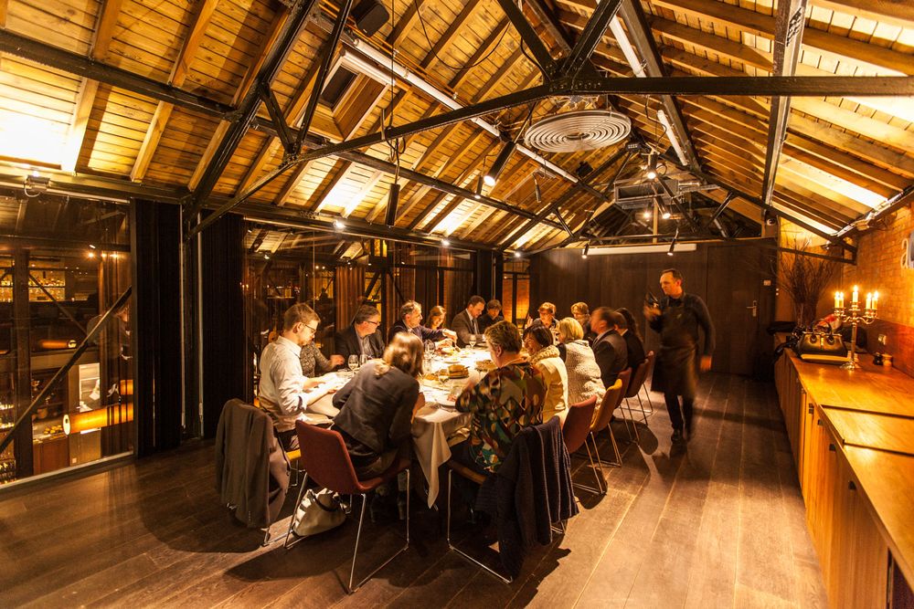 Volta.  – photo 3, salle de séminaire à Gand
