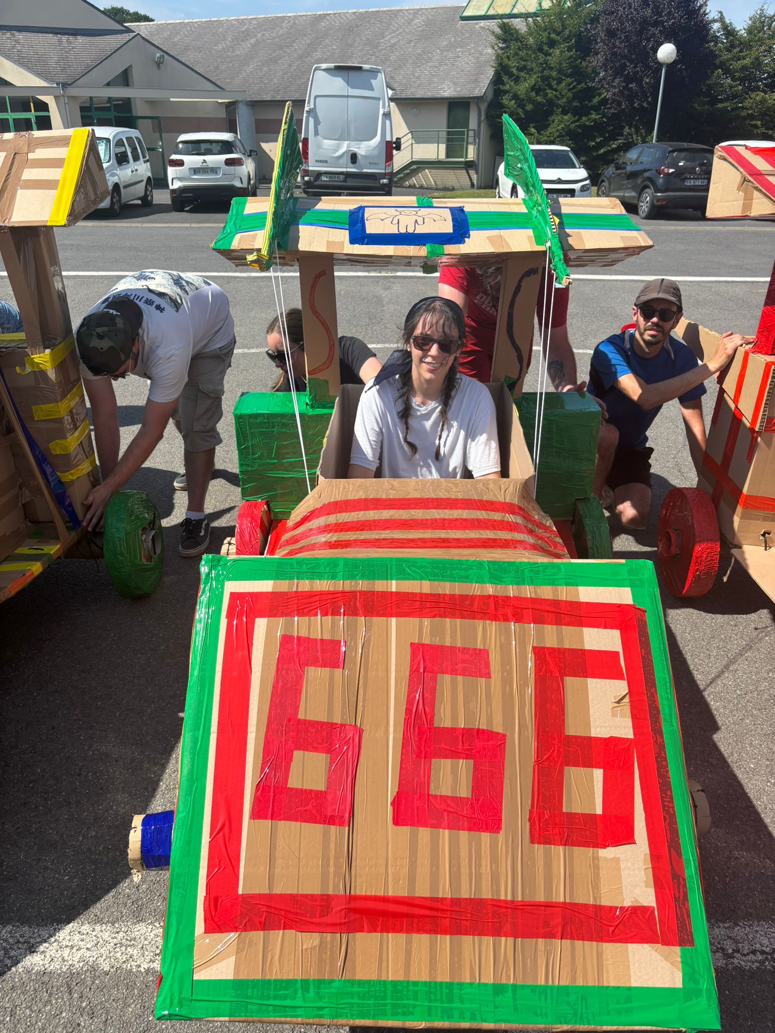 Outdoor team building Belgium Antwerp harbour waterfront activity groups · INNOV'events