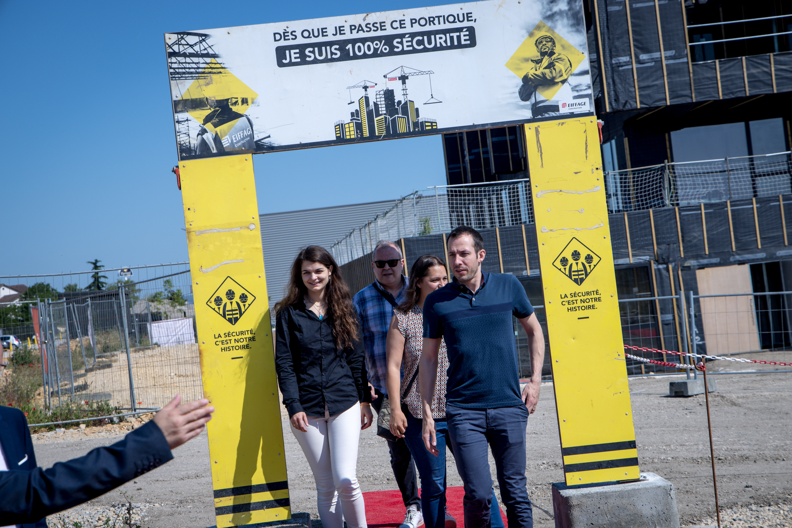 Beveiligingsagent toegangscontrole Luik congrescentrum ingang · INNOV'events