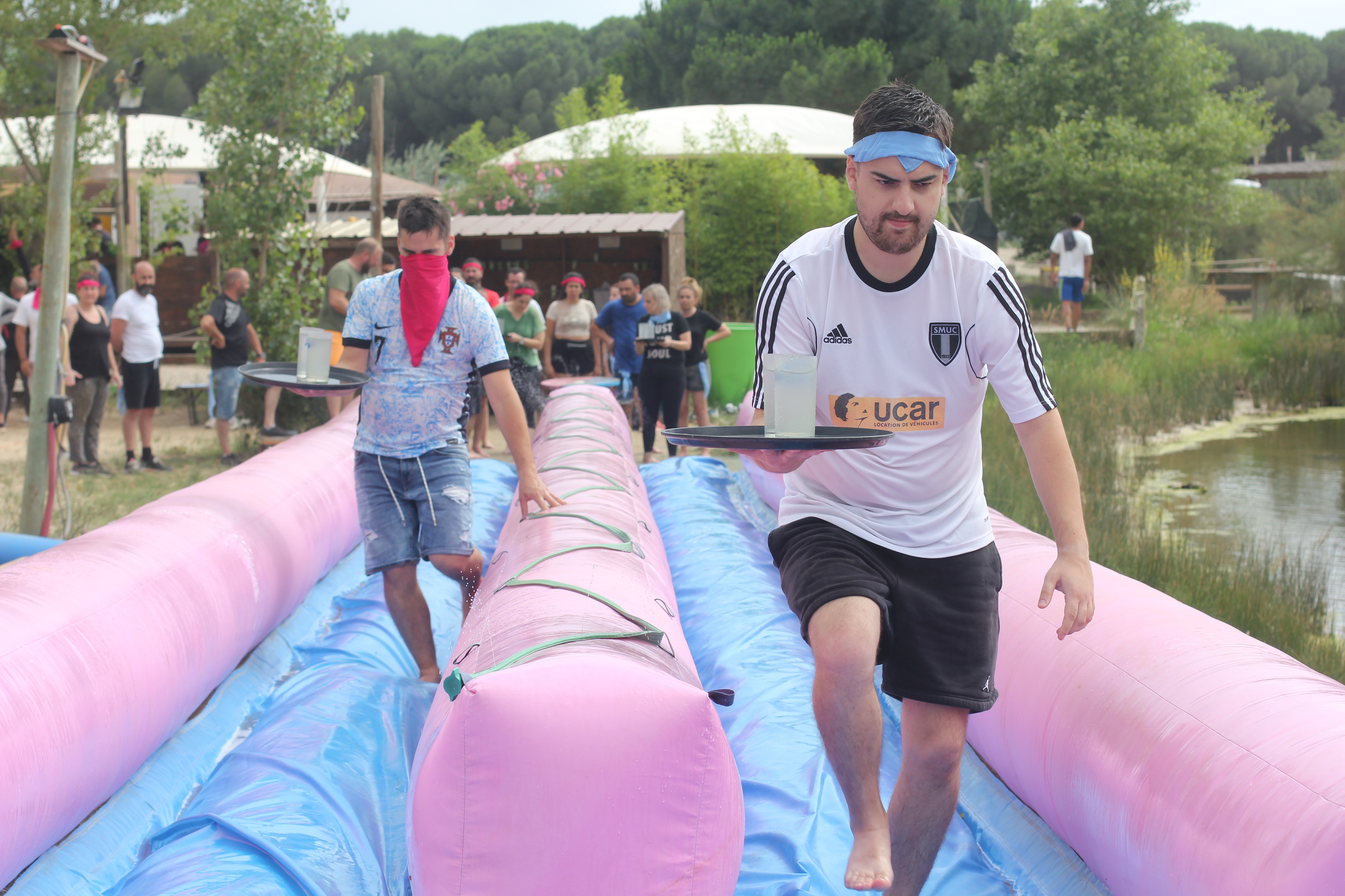 Journée cohésion mid-size jeux gonflables Anvers équipes en défi · INNOV'events