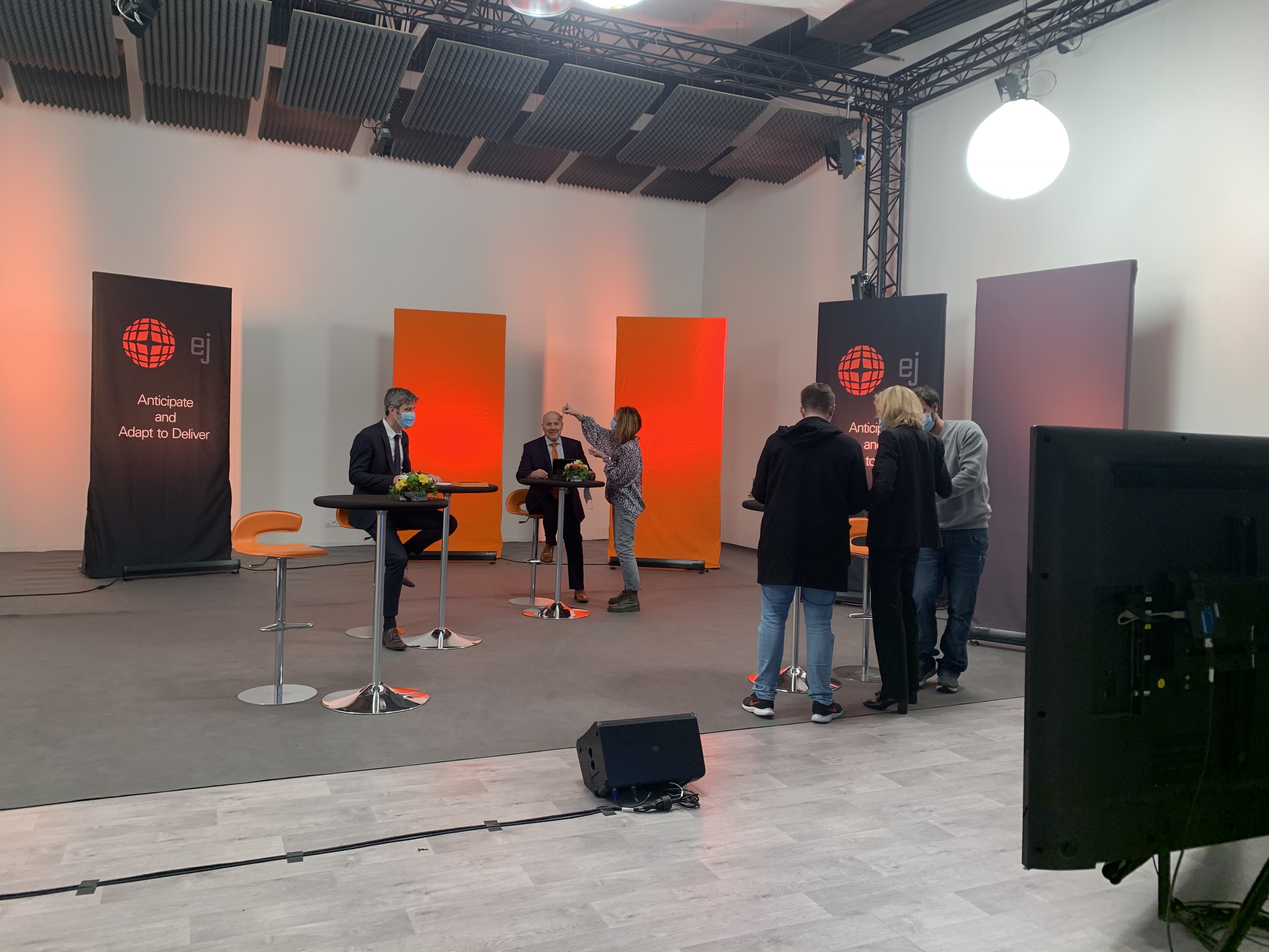 Animation corporate Bruxelles jeu questions défis équipes Tour & Taxis · INNOV'events organisation d'événements