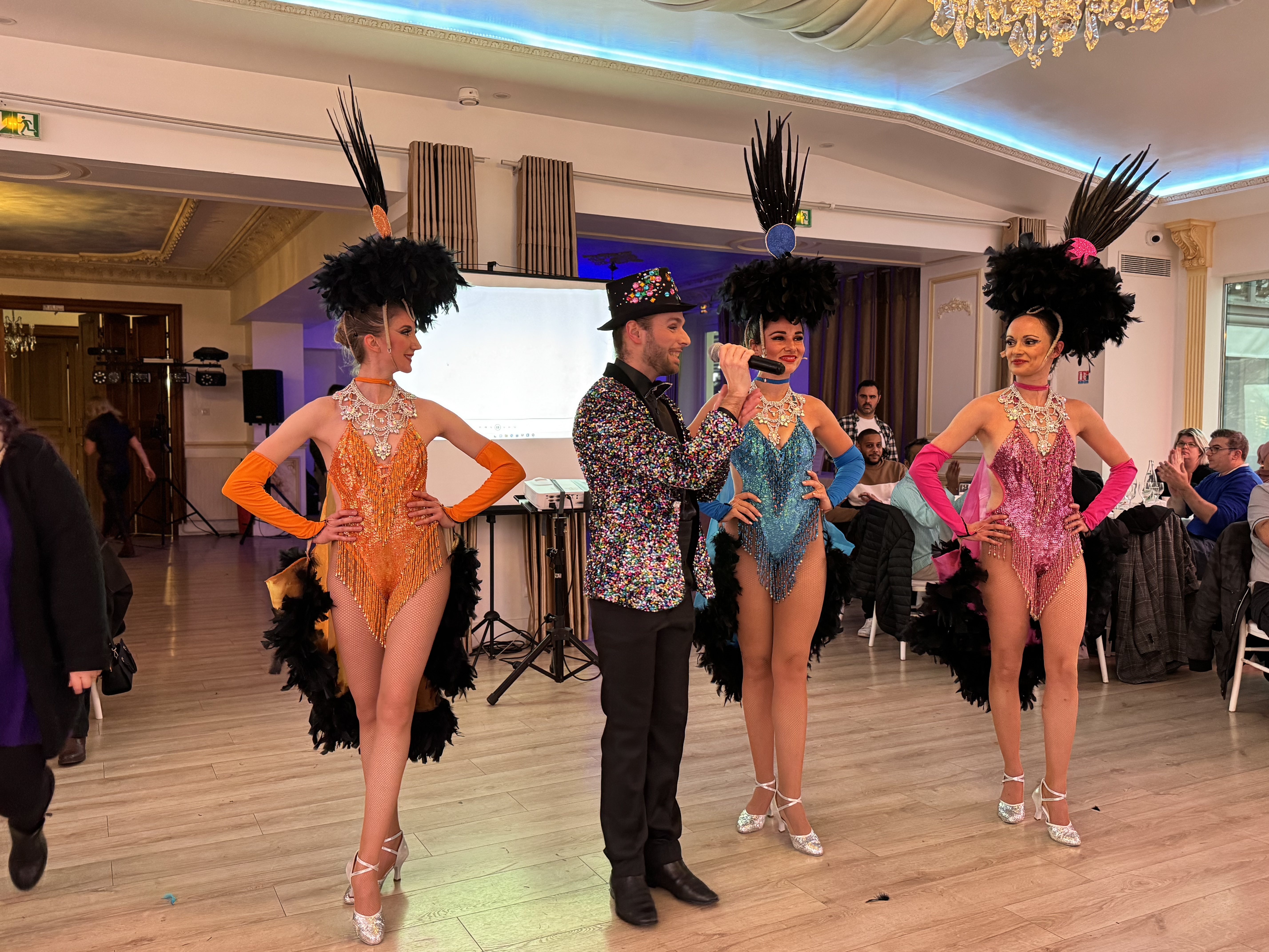 Animateur événementiel entreprise Anvers soirée plénière Stadsfeestzaal · INNOV'events