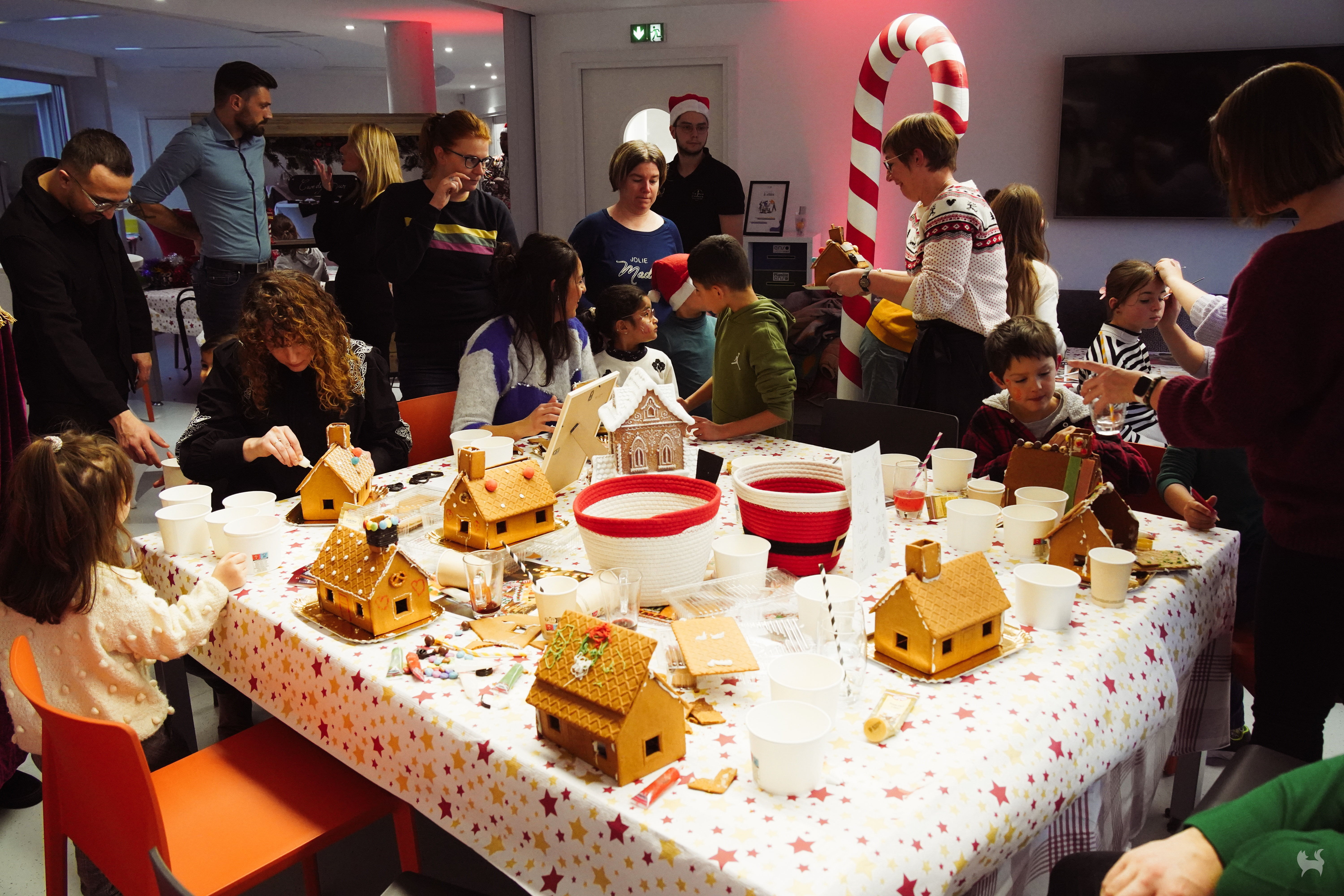 Événement famille en salle animation enfants Liège ateliers spectacle · INNOV'events