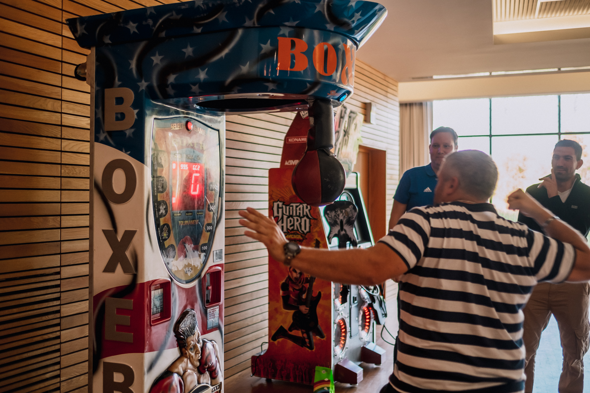 Tournoi compétitif jeux d'arcade Bruxelles équipes sur bornes rétro · INNOV'events