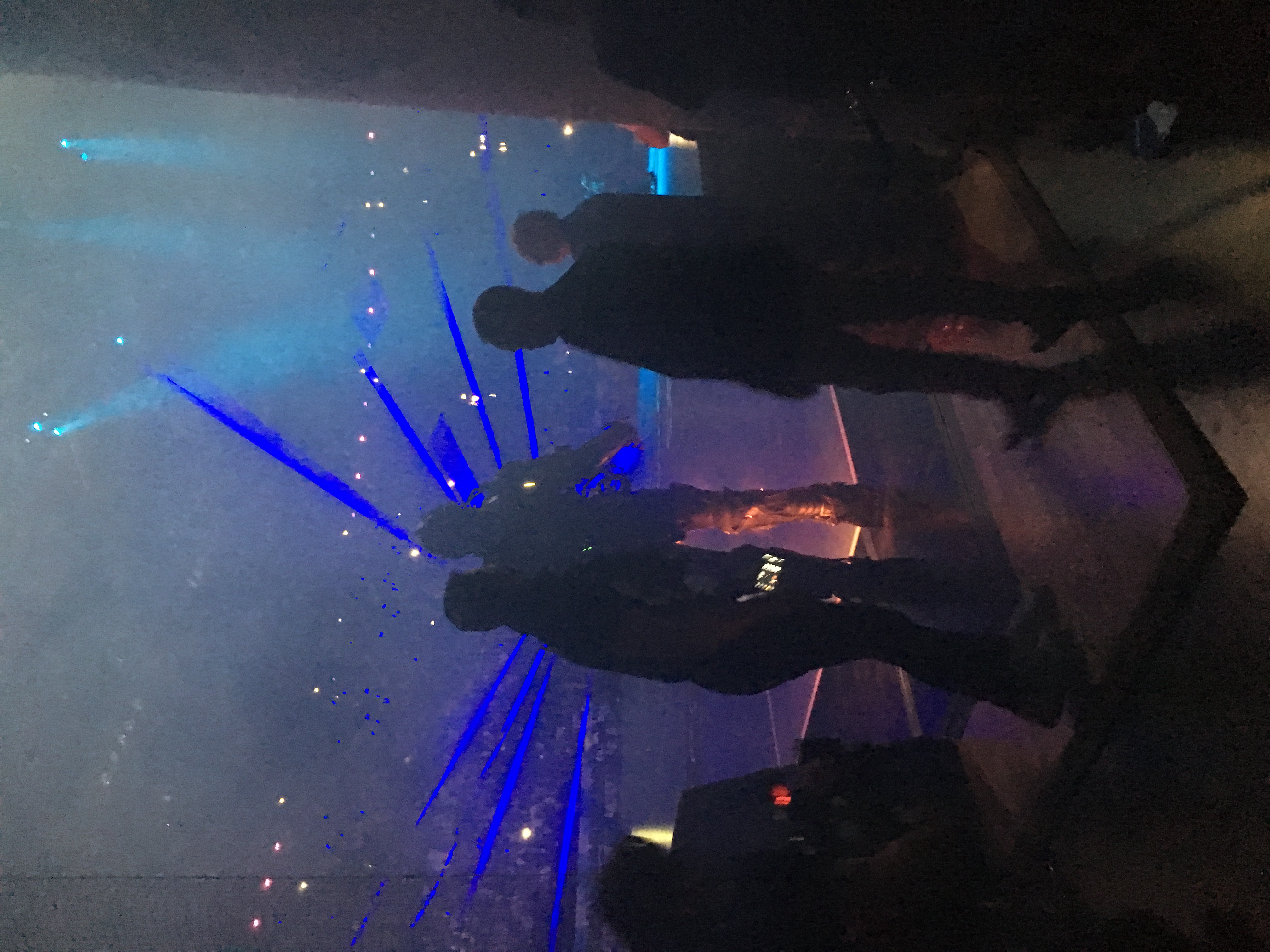Half-day corporate entertainment show Belgium plenary kick-off live act Brussels · INNOV'events