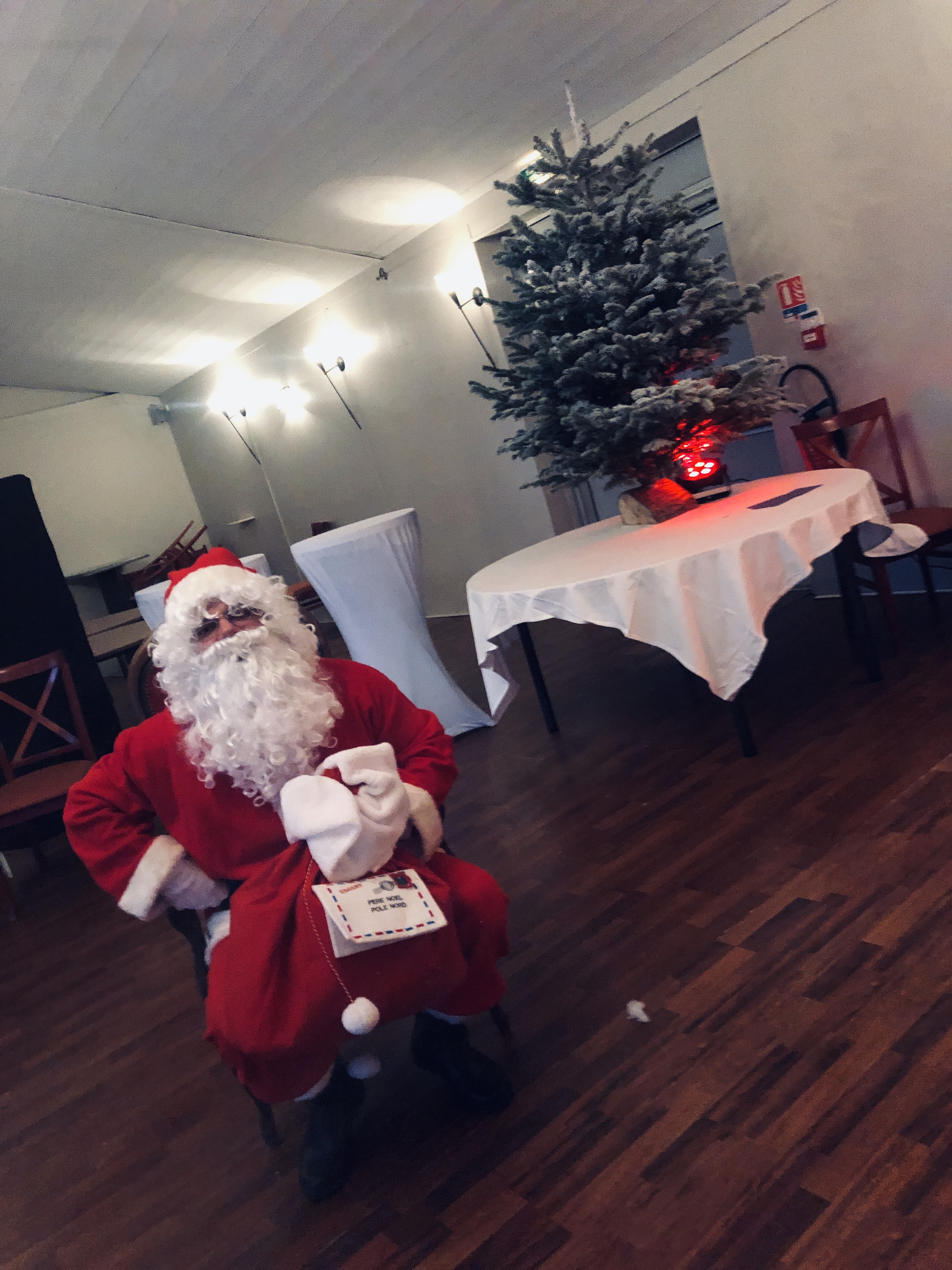 Animatie goochelaar kerstman animatie Luik receptie · INNOV'events