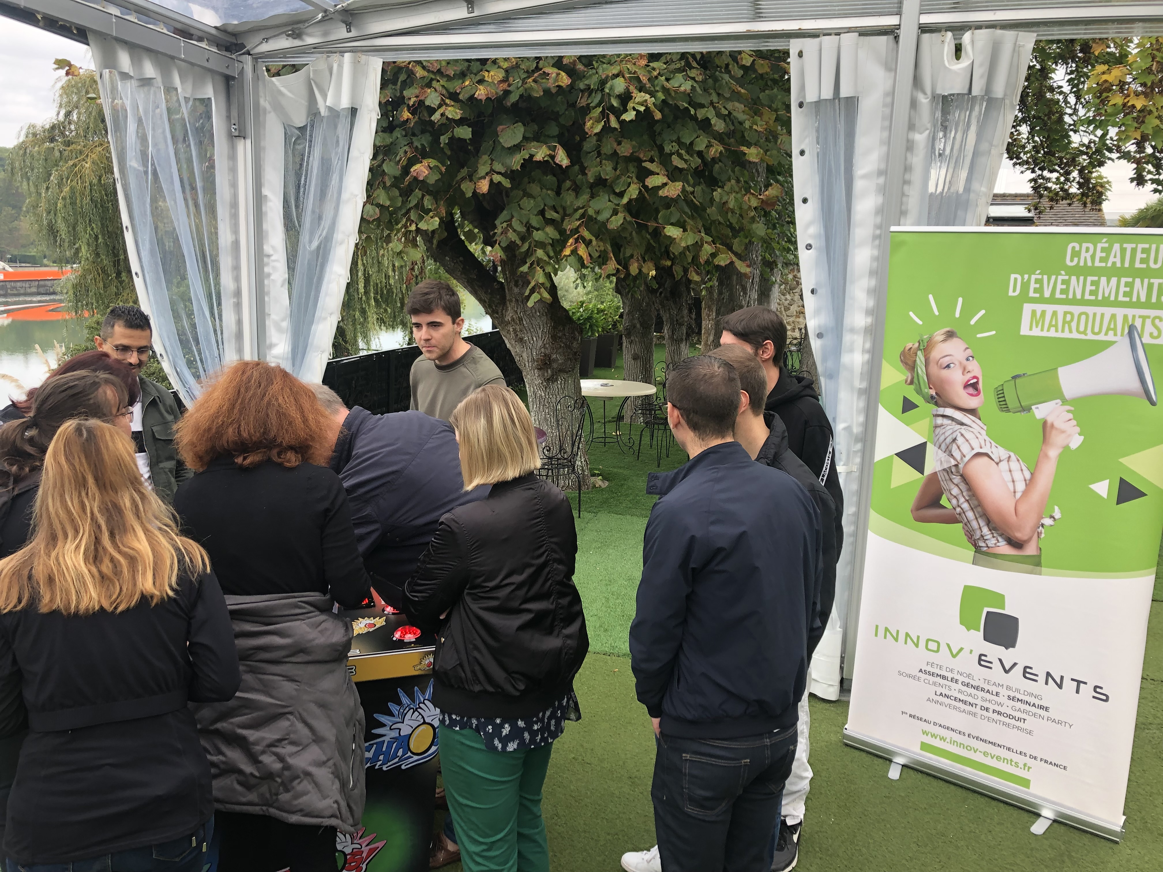 Jeux d'arcade entreprise Anvers soirée cocktail après tournoi Radisson Blu Astrid · INNOV'events