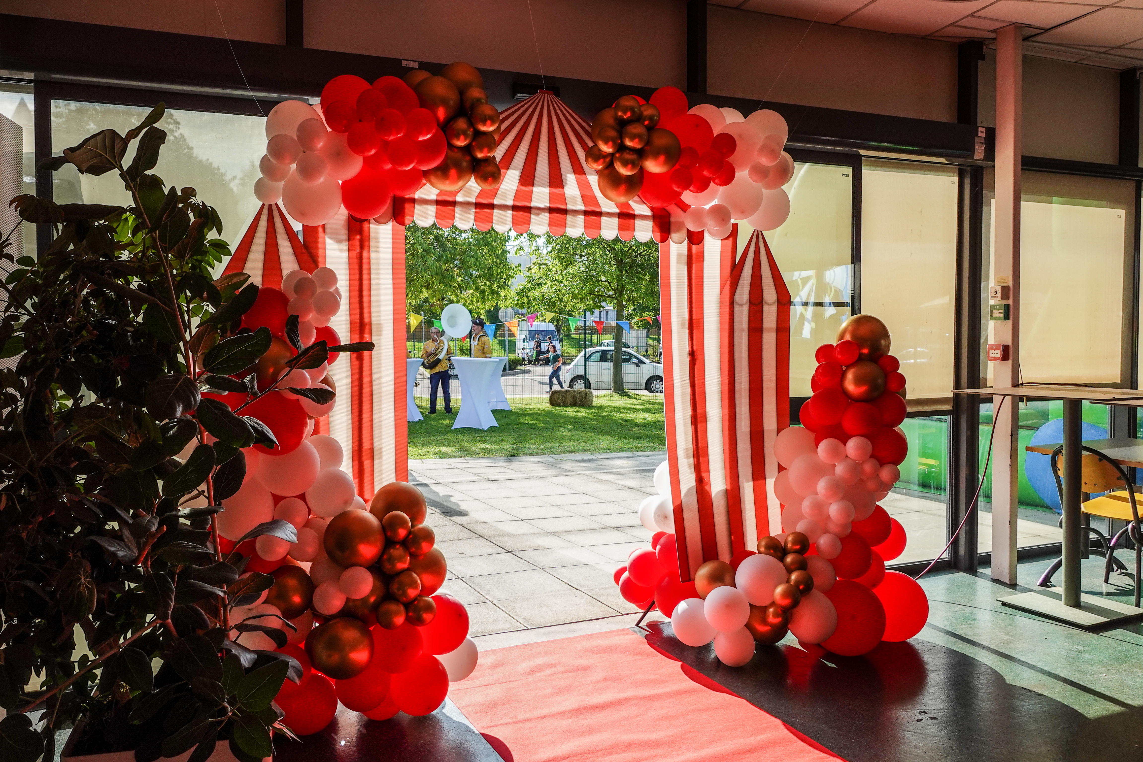 Teamspel kermisanimatie Brussel esplanade Brussels Expo · INNOV'events
