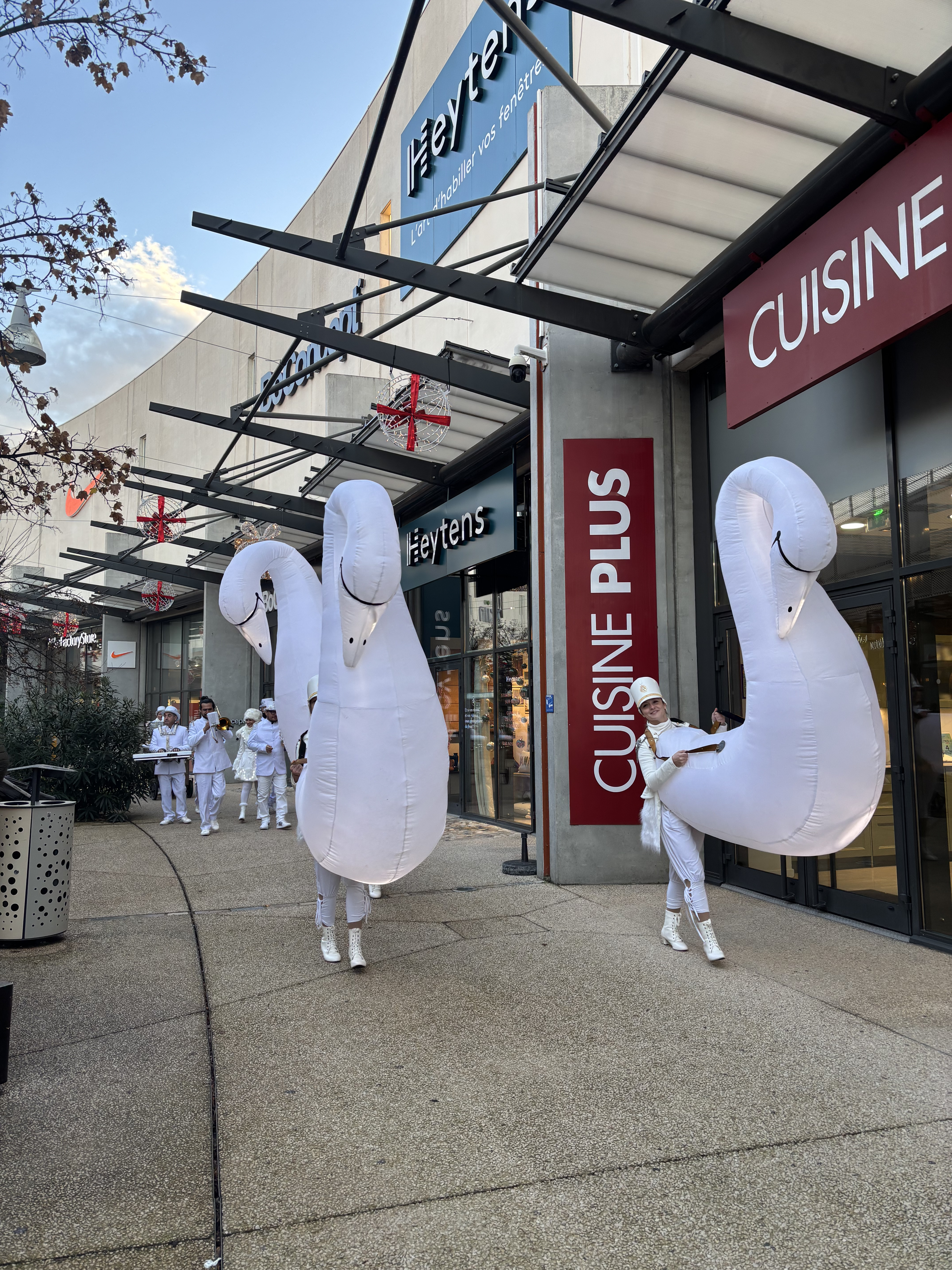 Merkactivatie shopping mall entertainment bedrijven België atrium publieksanimatie · INNOV'events
