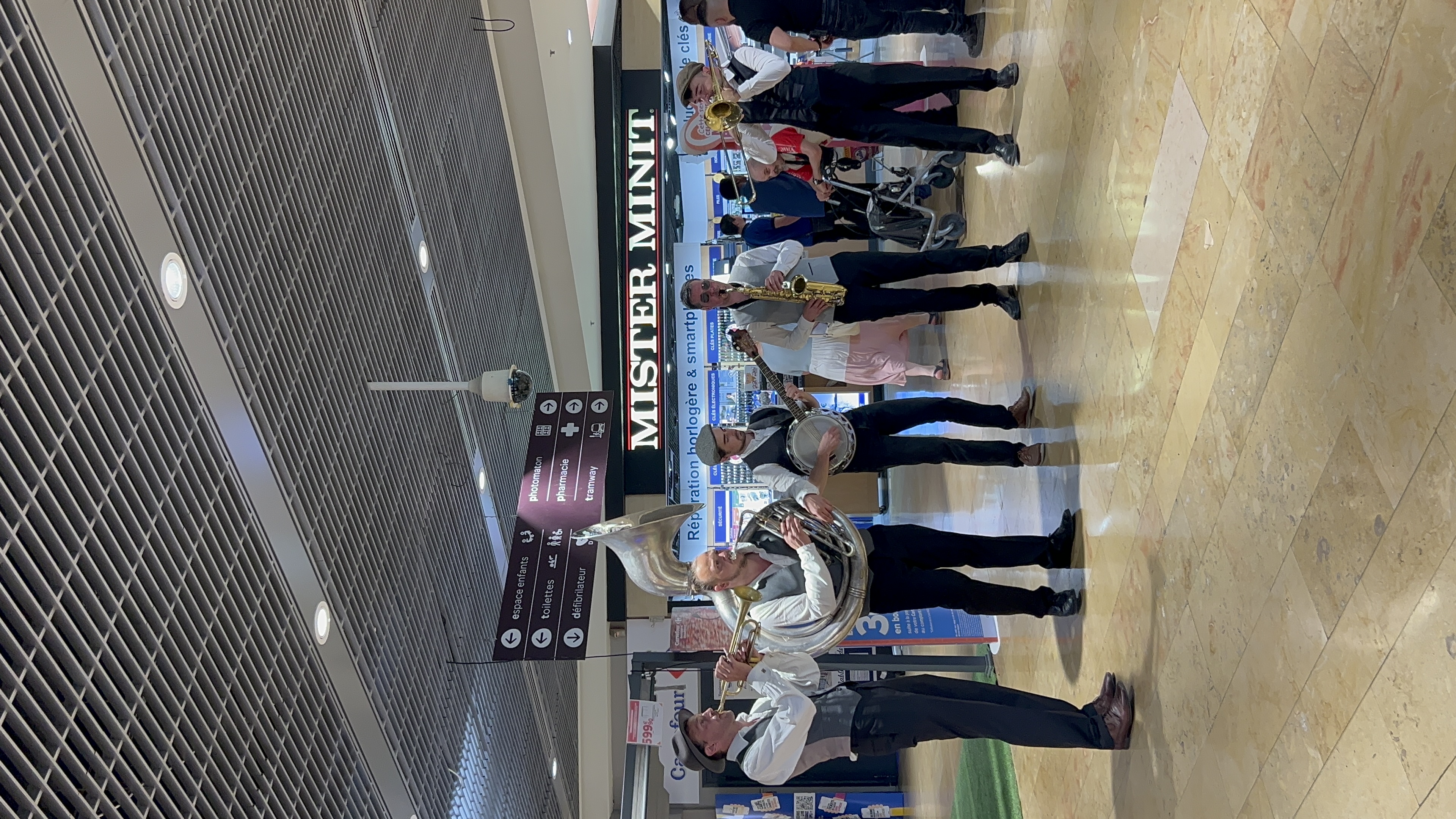 Shopping mall entertainment Liege brand activation stand Galerie Saint-Lambert · INNOV'events