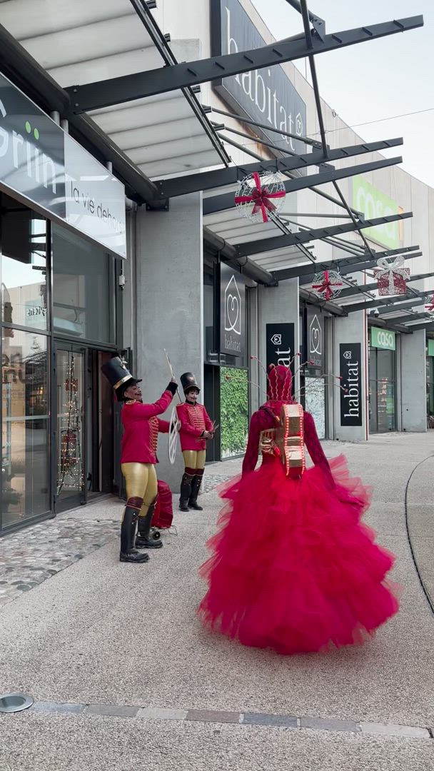 Corporate brand activation Antwerp shopping centre crowd engagement · INNOV'events