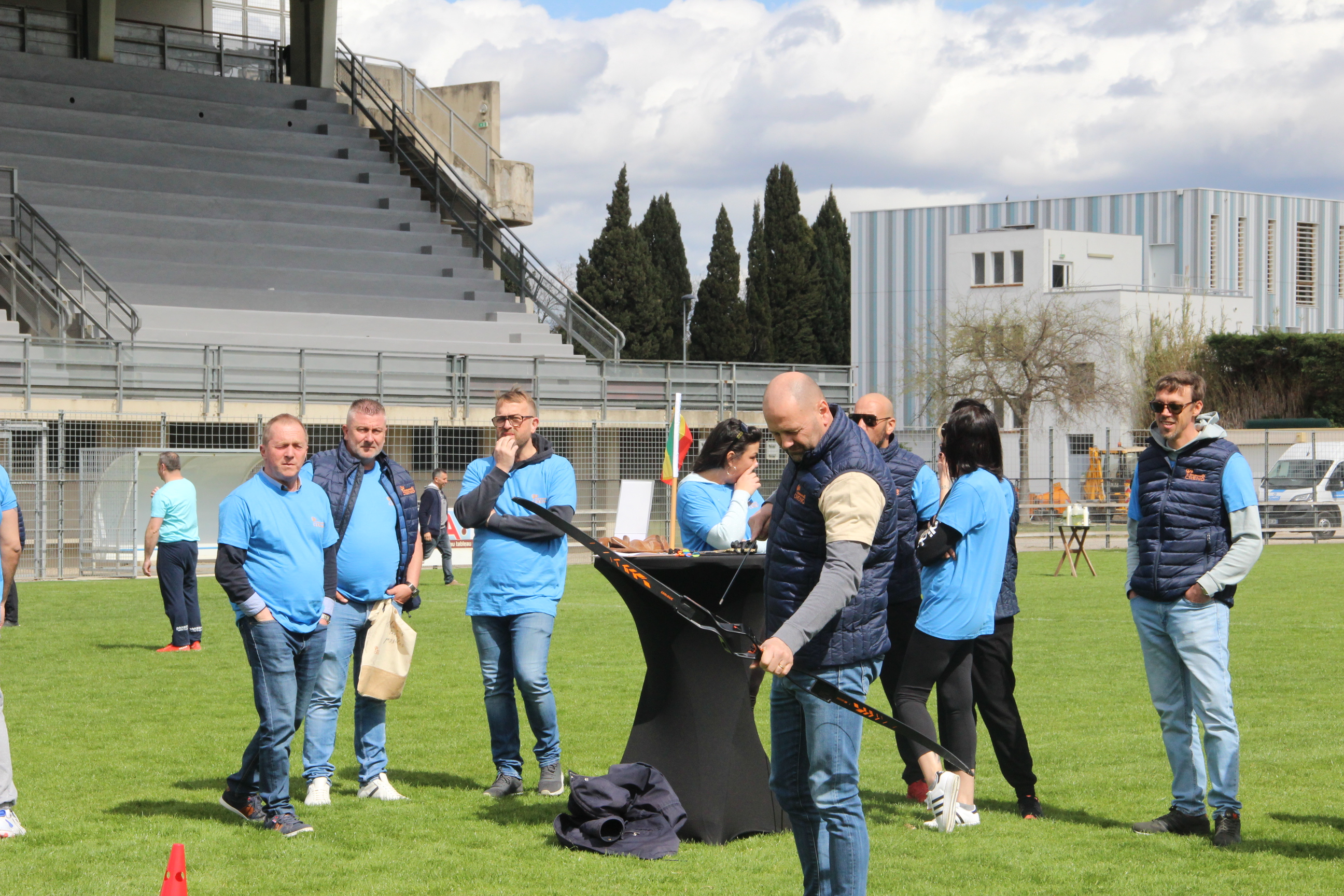 Compétition par escouades tir à l'arc Liège équipes en ligne Château de Colonster · INNOV'events