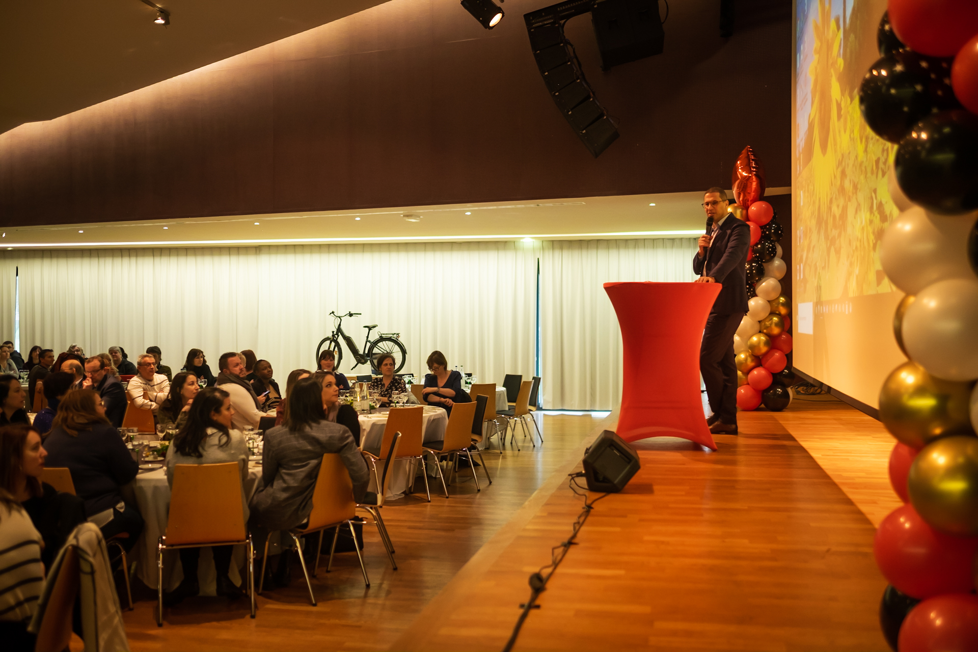 Networking reception Brussels Grand-Place guild hall corporate · INNOV'events