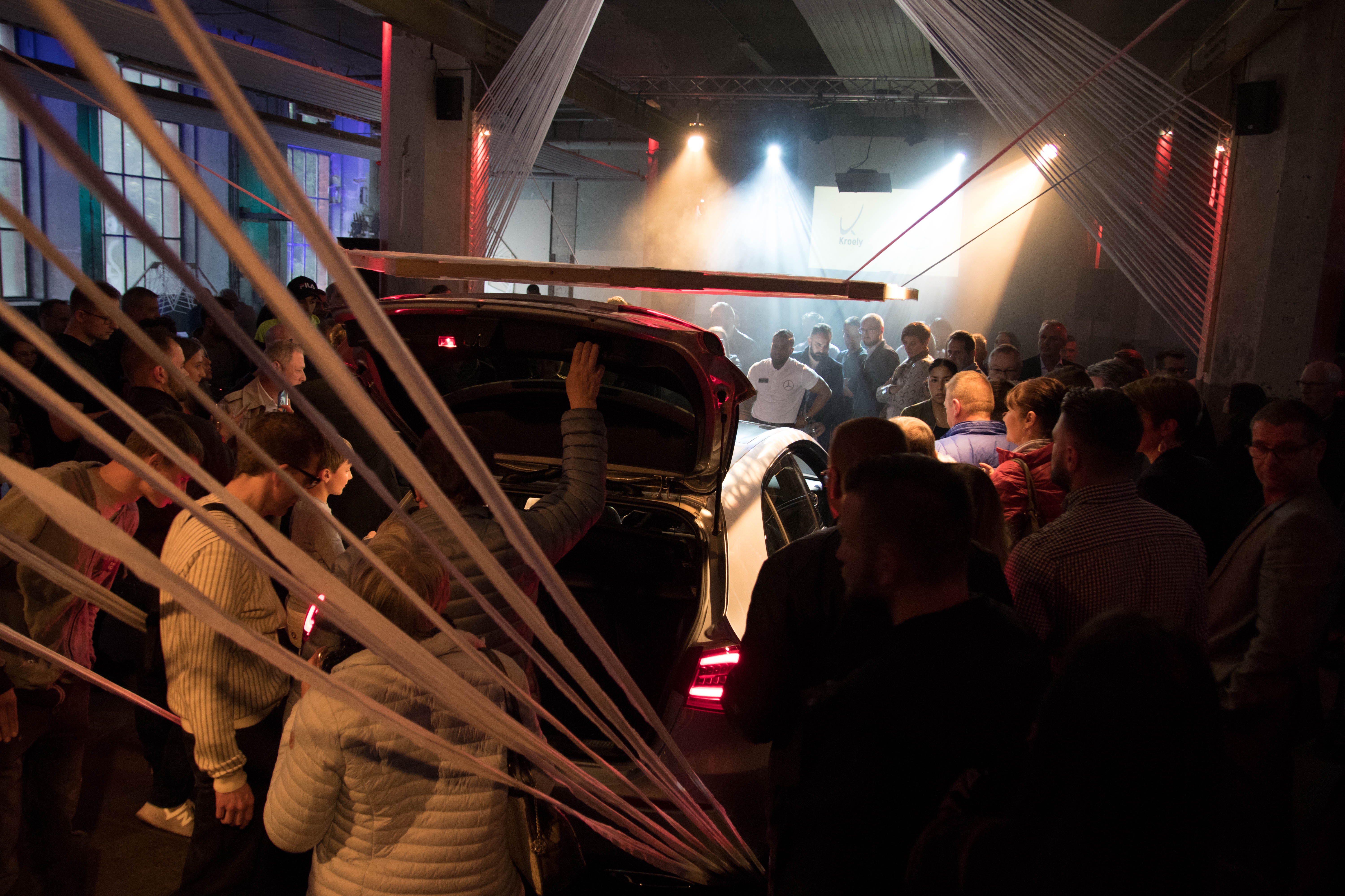 Productlancering bedrijf Luik walking dinner na plenaire sessie · INNOV'events