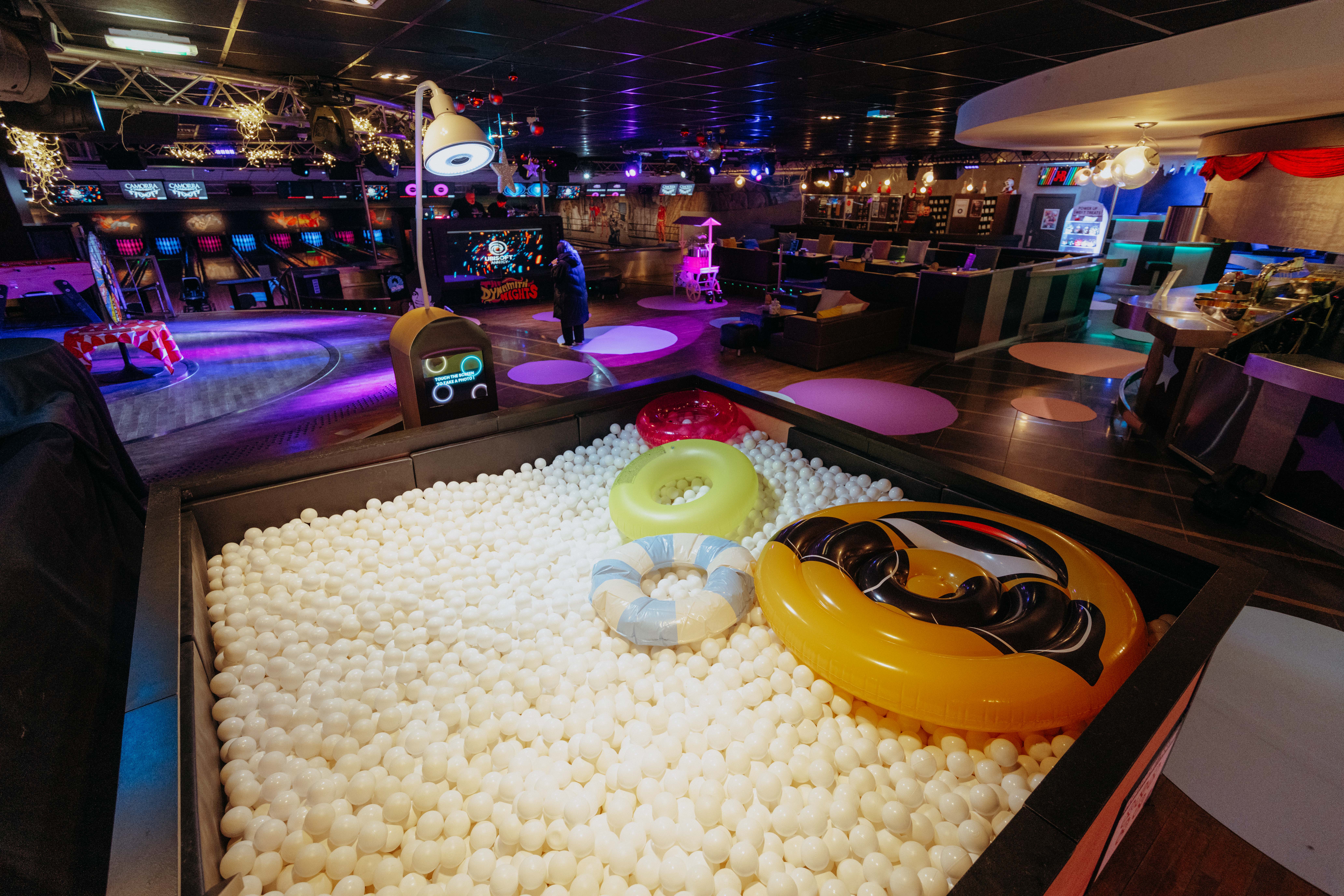 Ballonnenbad bedrijfsevenement Brussel hal Tour & Taxis · INNOV'events