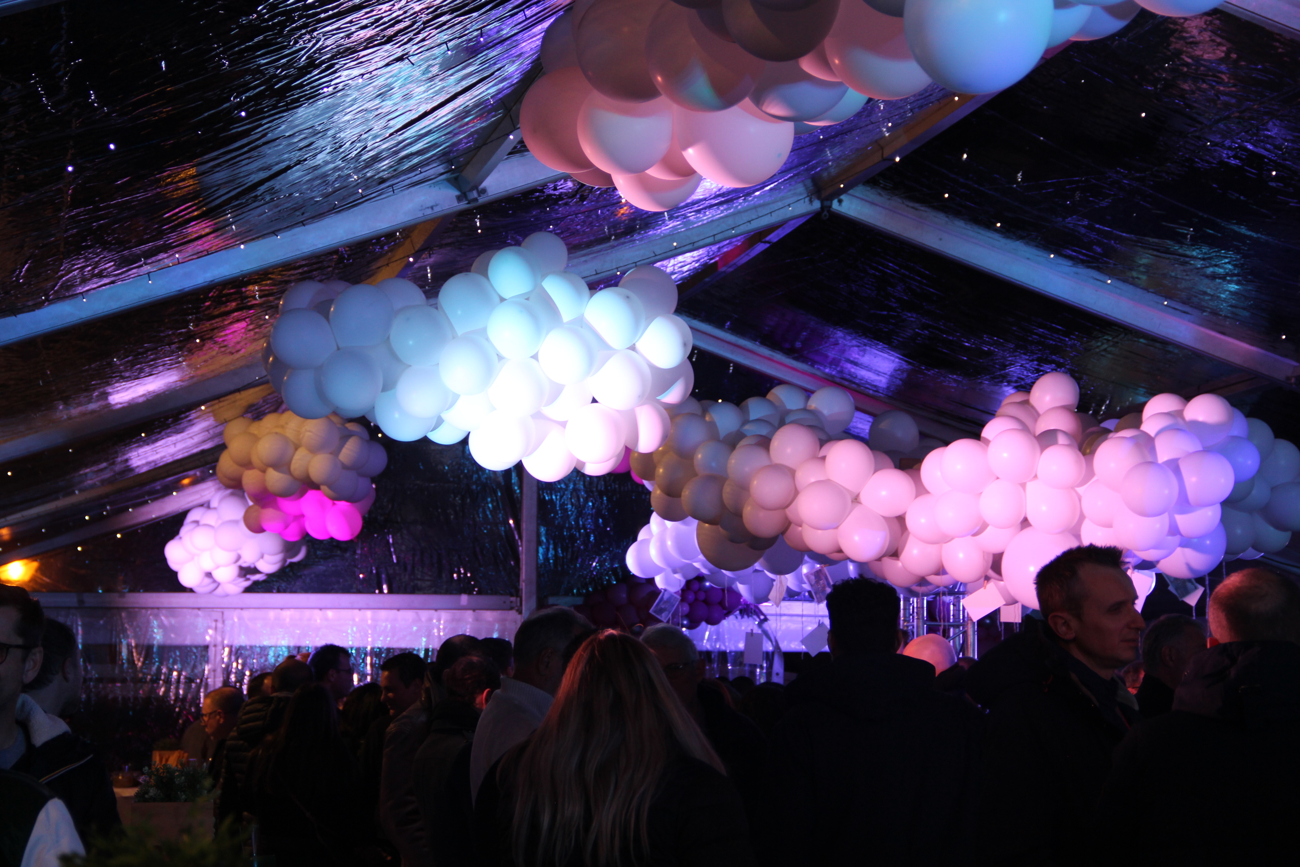 Gemengd format ballonnenbad teambuilding Brussel Bozar · INNOV'events