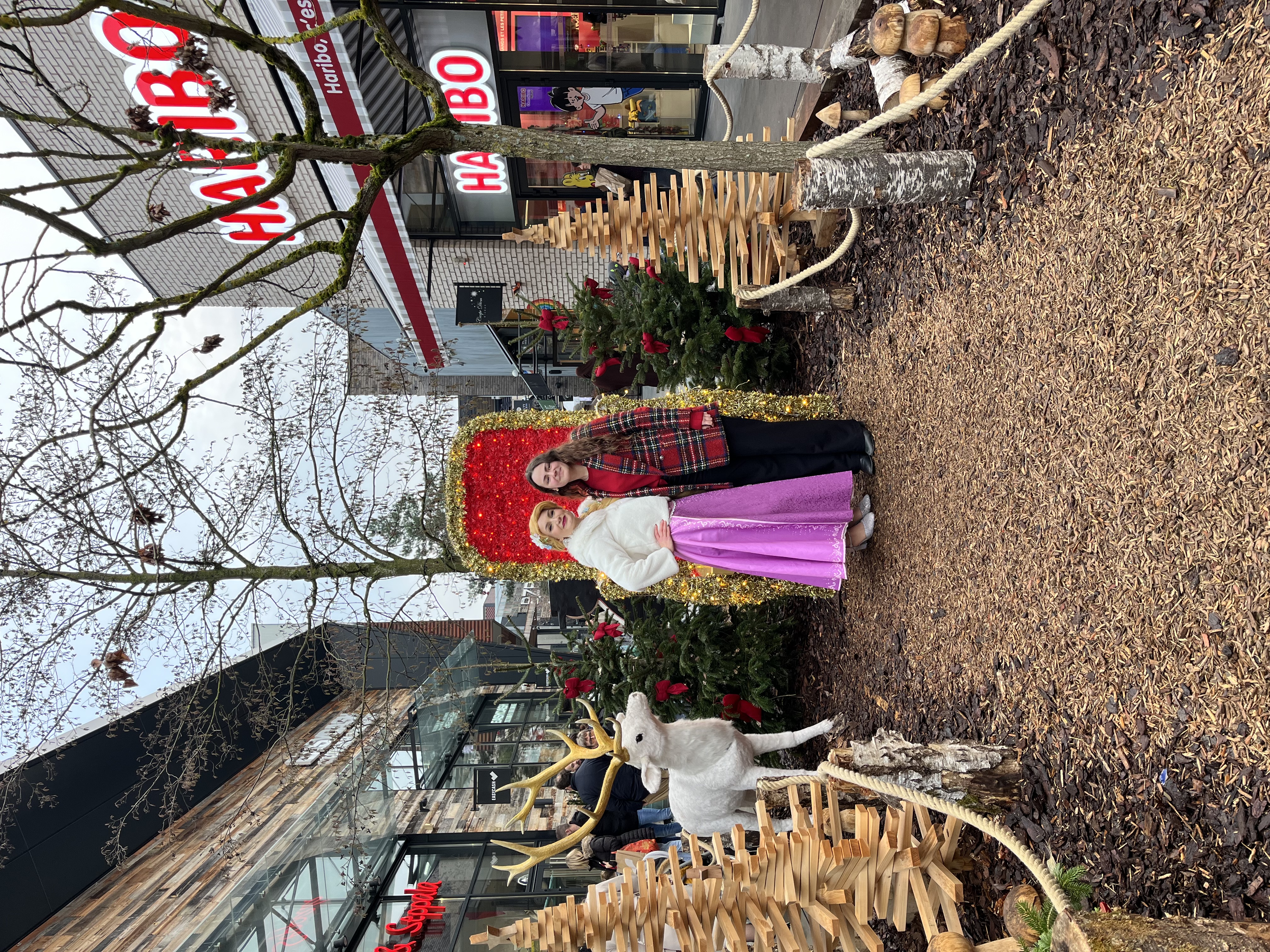 Kinderanimatie kerstfeest bedrijven Brussel Kerstman en deelnemers · INNOV'events