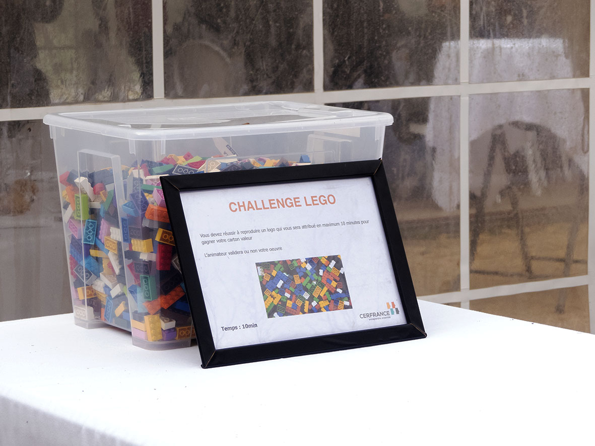 LEGO challenge groep Luik Outremeuse wijk deelnemers bouwen constructie · INNOV'events