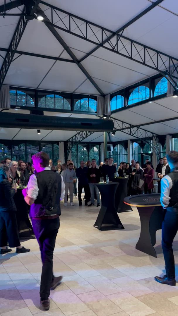 Cocktail dînatoire traiteur événementiel Bruxelles bouchées premium · INNOV'events