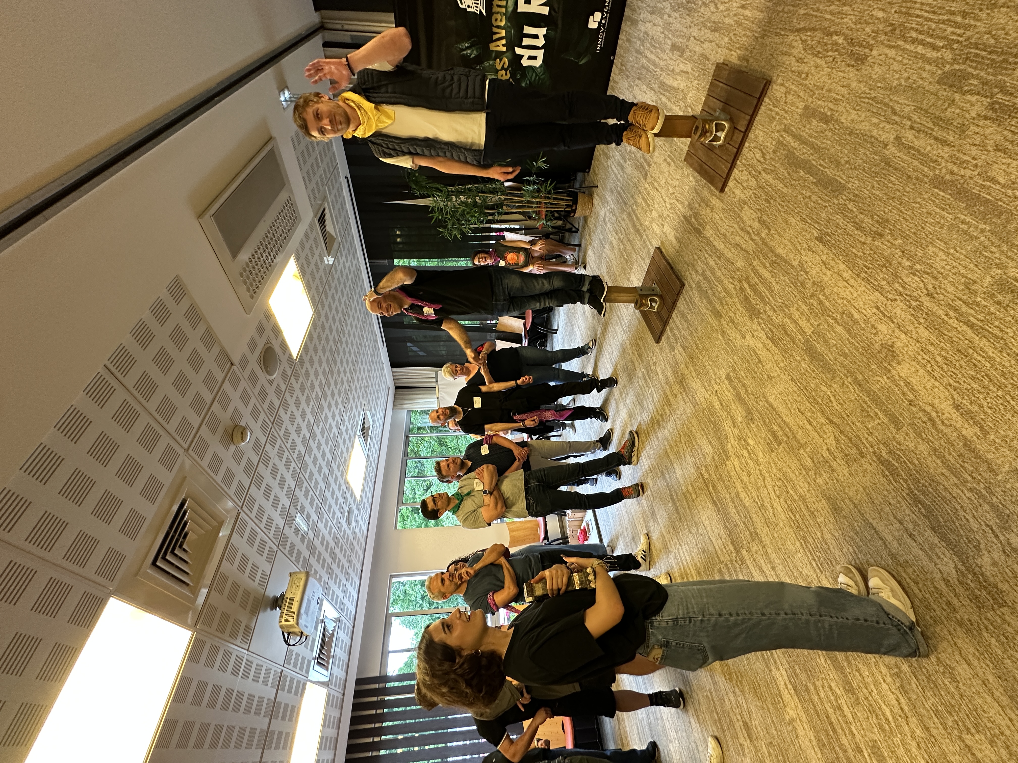Ontdekkingsdag indoor skydiving simulator Luik grote groep rotaties · INNOV'events