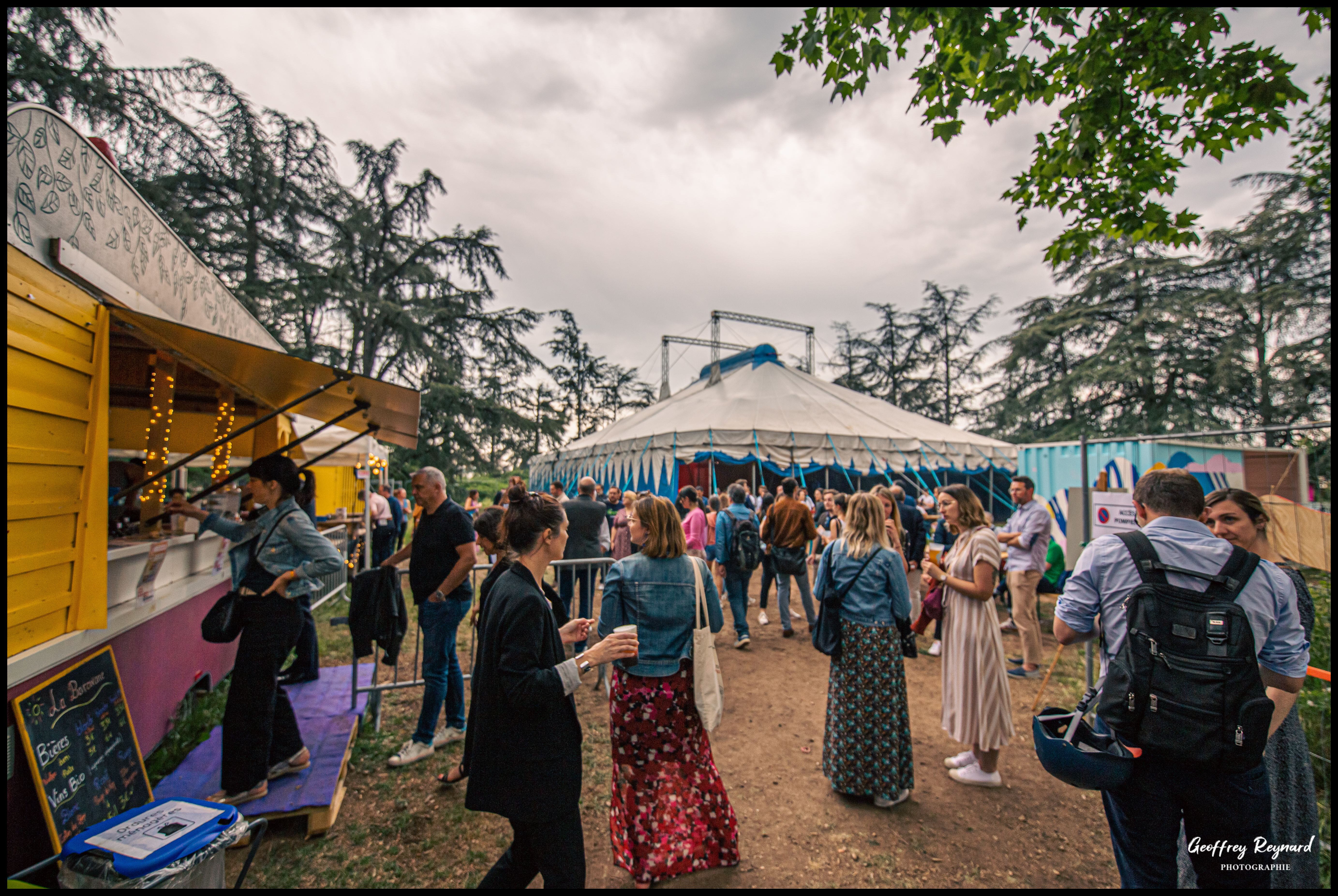 Foodtruck verhuur Antwerpen personeelsfeest MAS-esplanade avond · INNOV'events