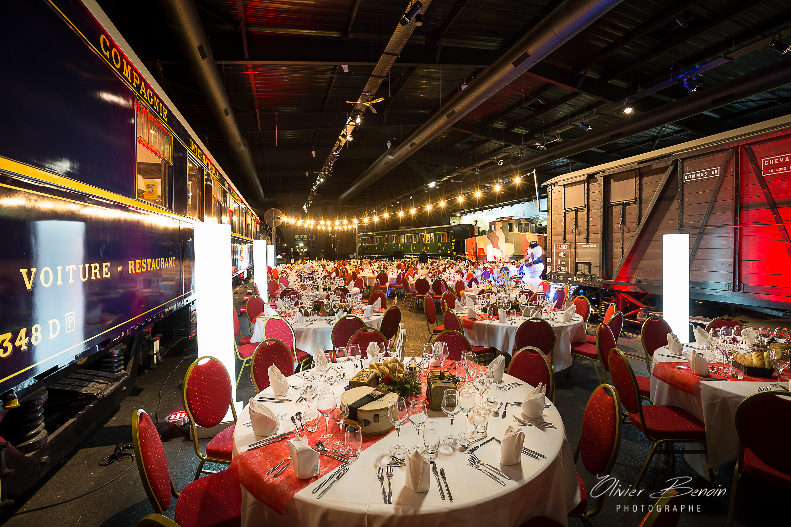 Casino night corporate dinner Belgium Brussels themed evening entertainment · INNOV'events