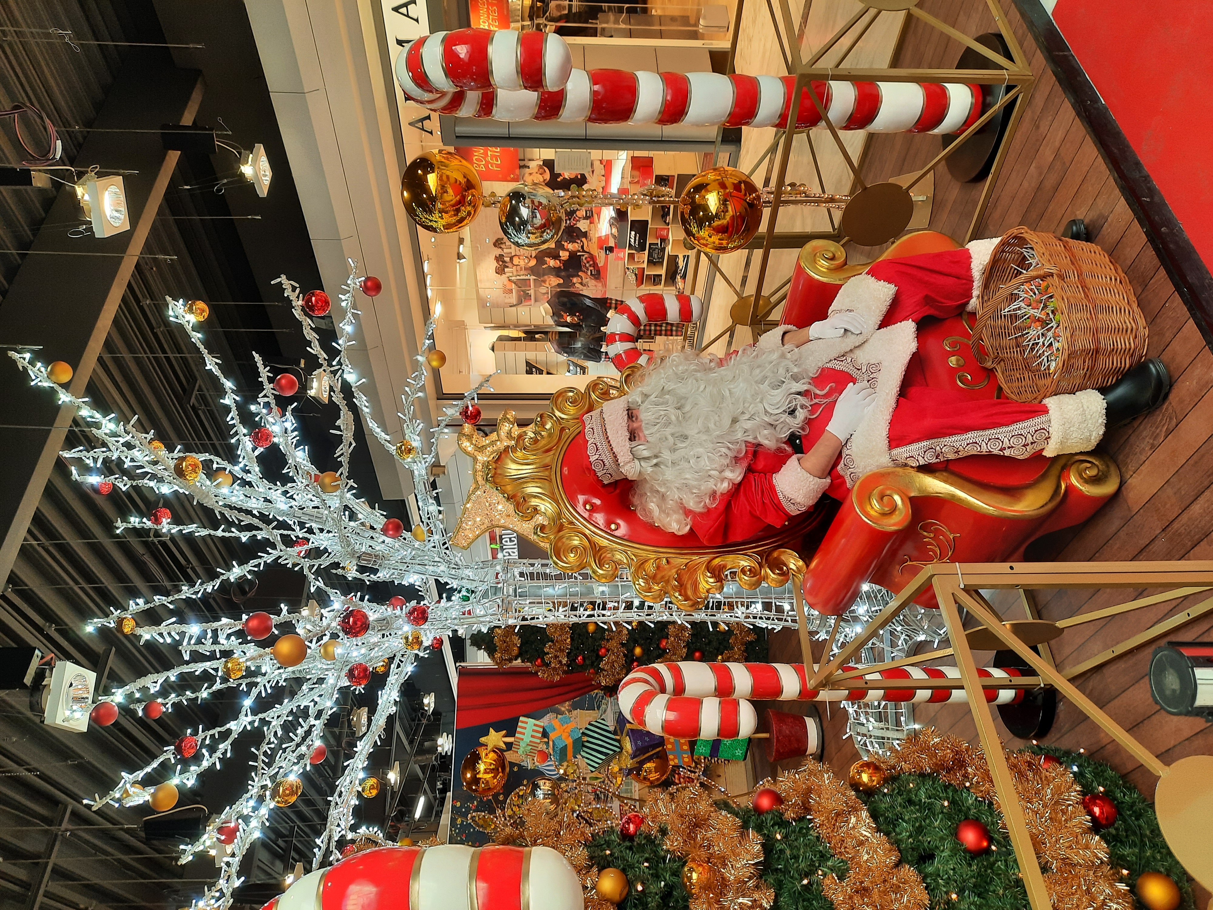 Casino Night animation Antwerp corporate Christmas evening gaming tables · INNOV'events