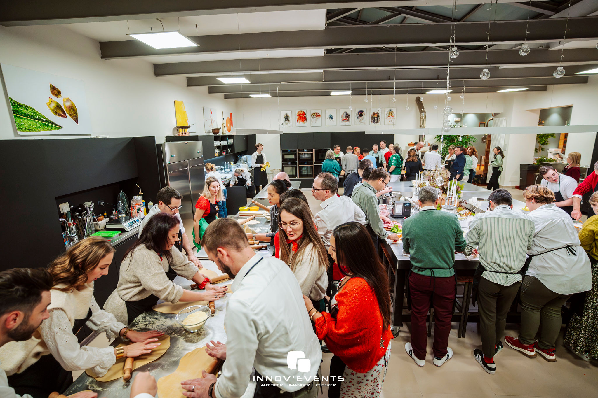 Indoor workshop team building Antwerp venue-based group session · INNOV'events