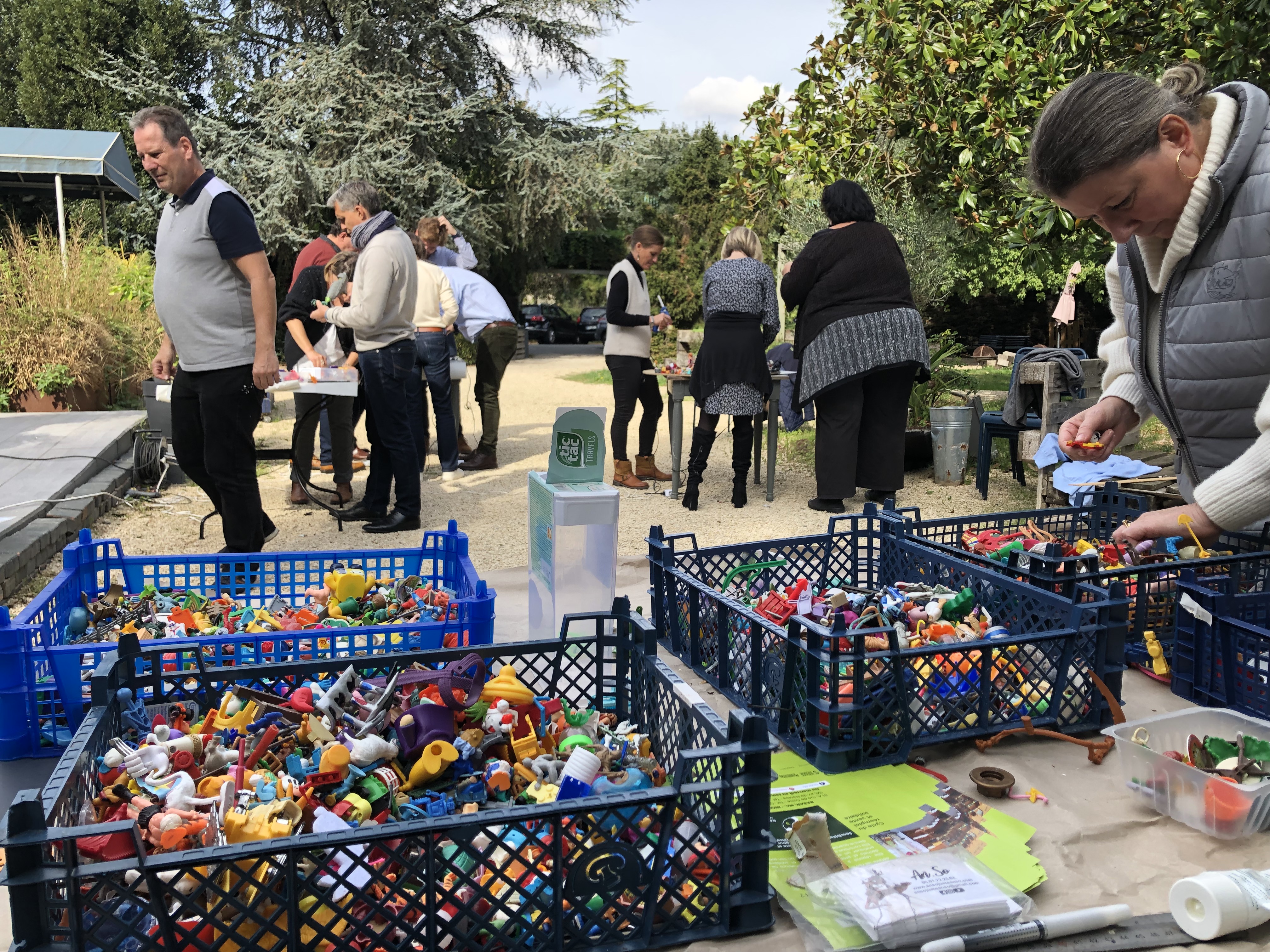 Reuzenspellen challenge LEGO challenge Antwerpen teams buiten in park · INNOV'events
