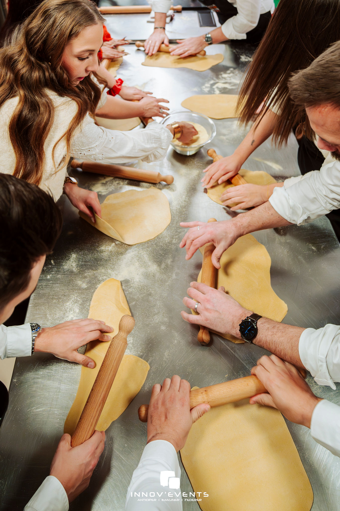 MasterChef kookworkshop Luik brigades presenteren menu aan jury · INNOV'events