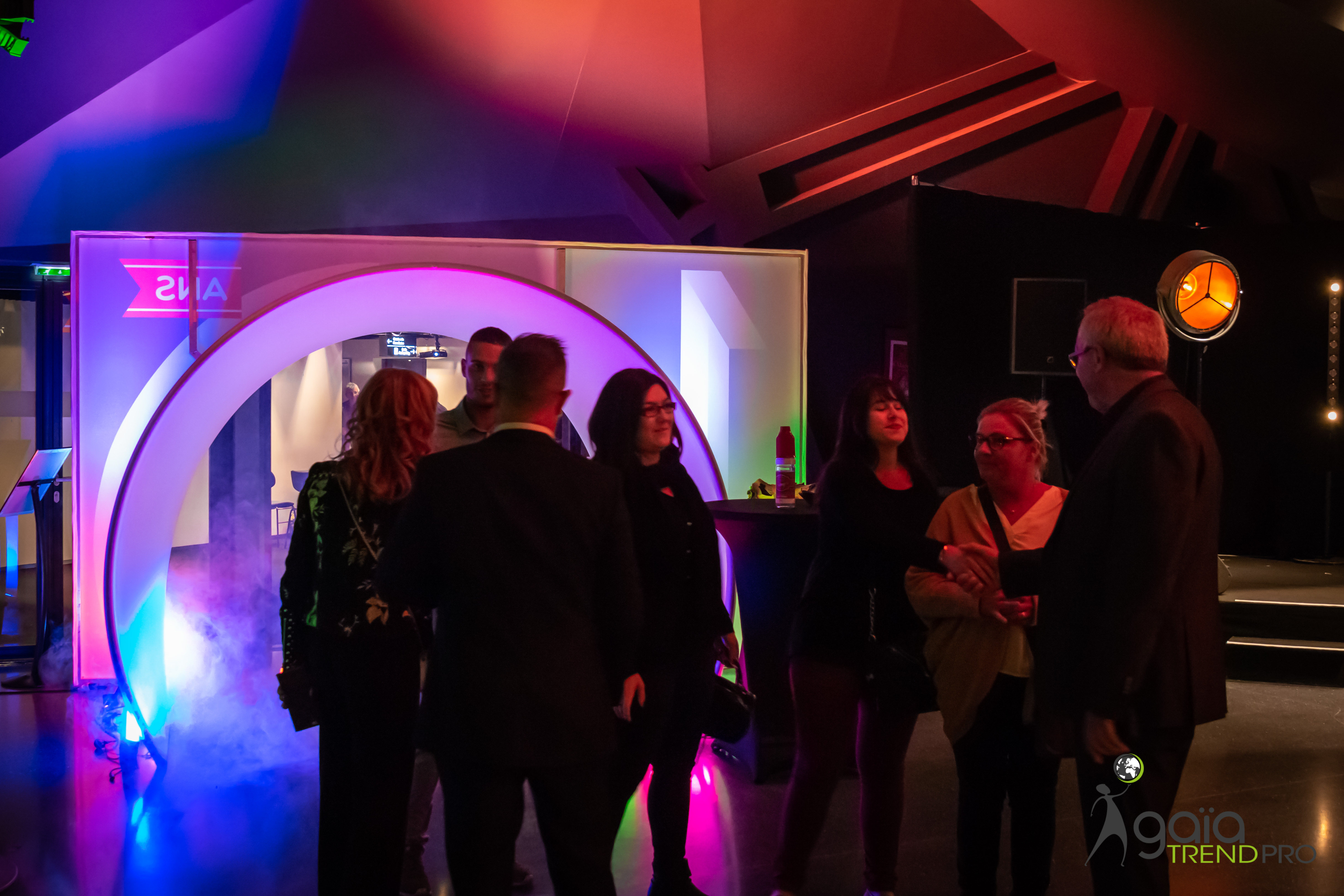 Immersive mystery night Halloween Brussels · actors and guests in a candlelit Brussels cellar · INNOV'events