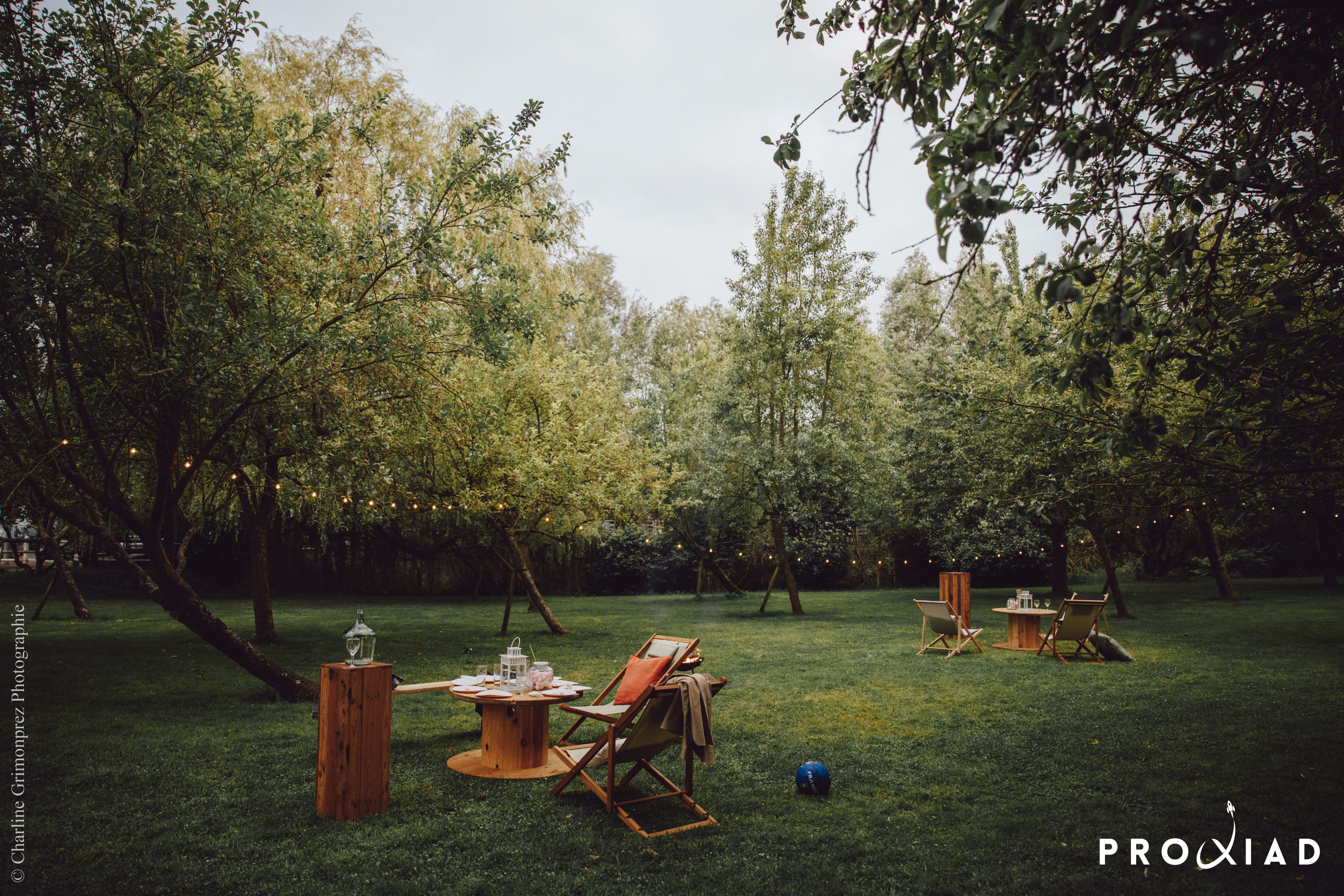 Teambuilding outdoor Brussel groen park deelnemers in groep activiteit · INNOV'events