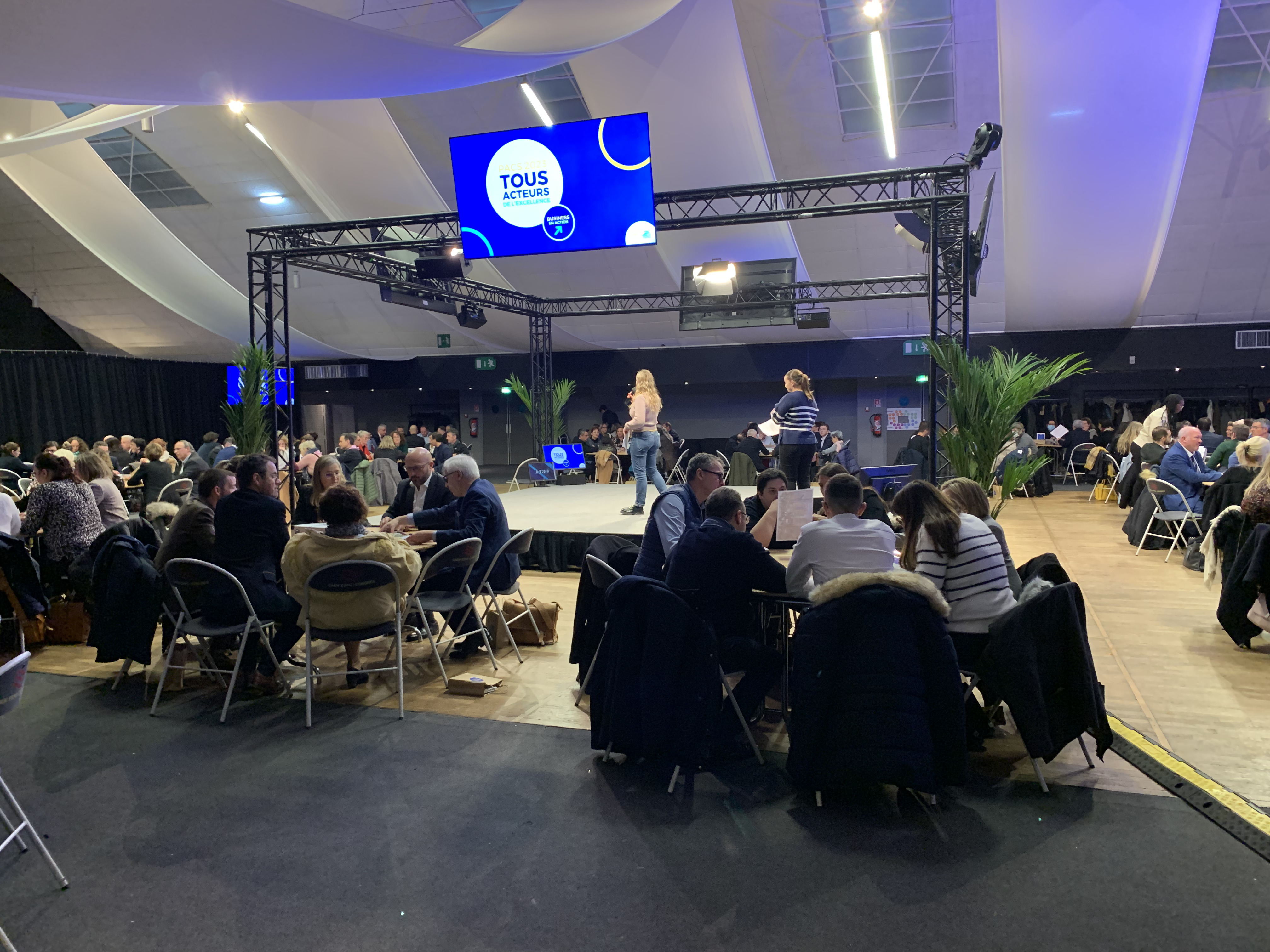 Hybrid convention Belgium live stream multilingual Brussels venue · INNOV'events
