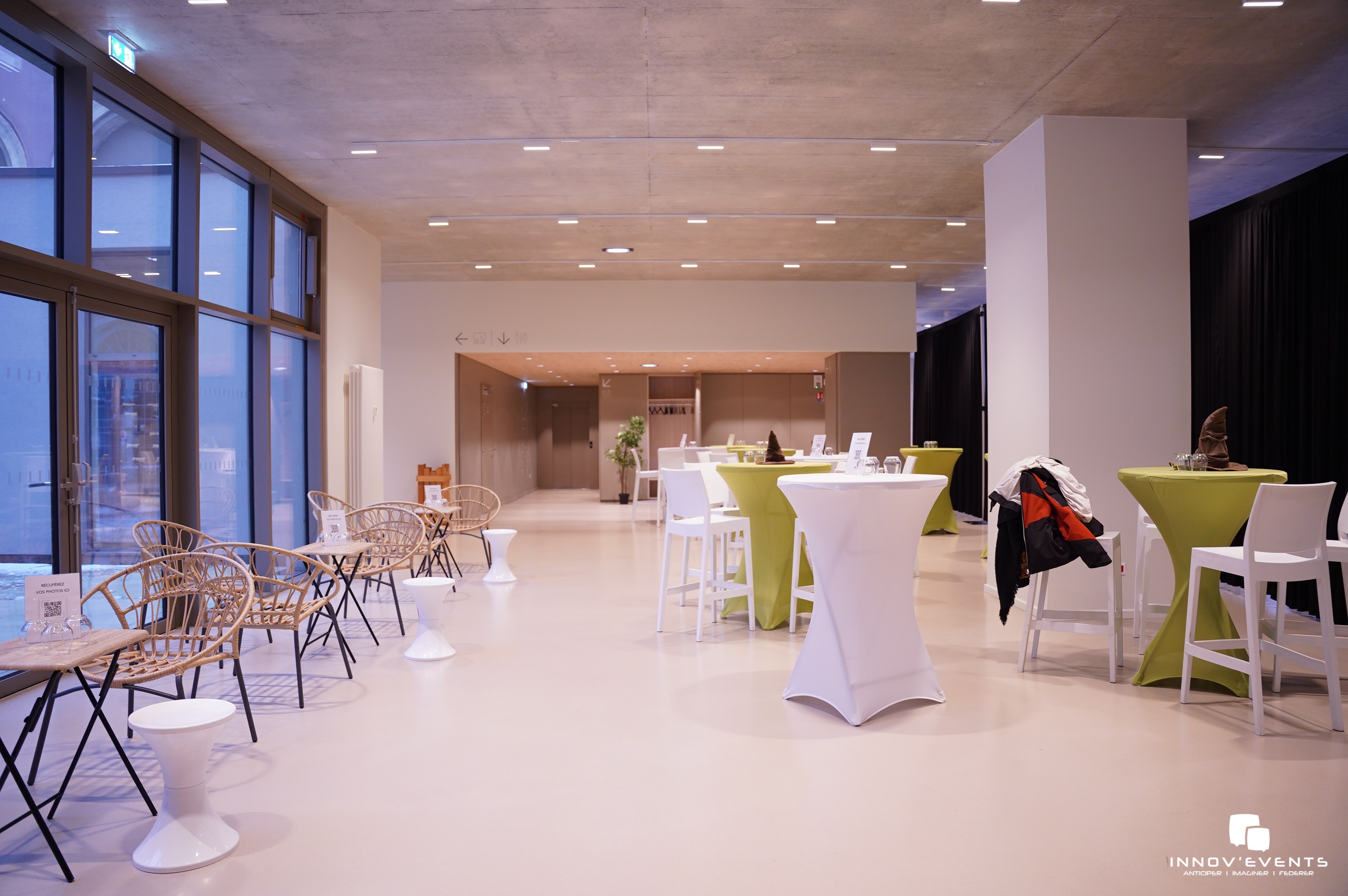 Dagseminarie seminarieruimte huren Luik plenaire opstelling bedrijfsgroep · INNOV'events