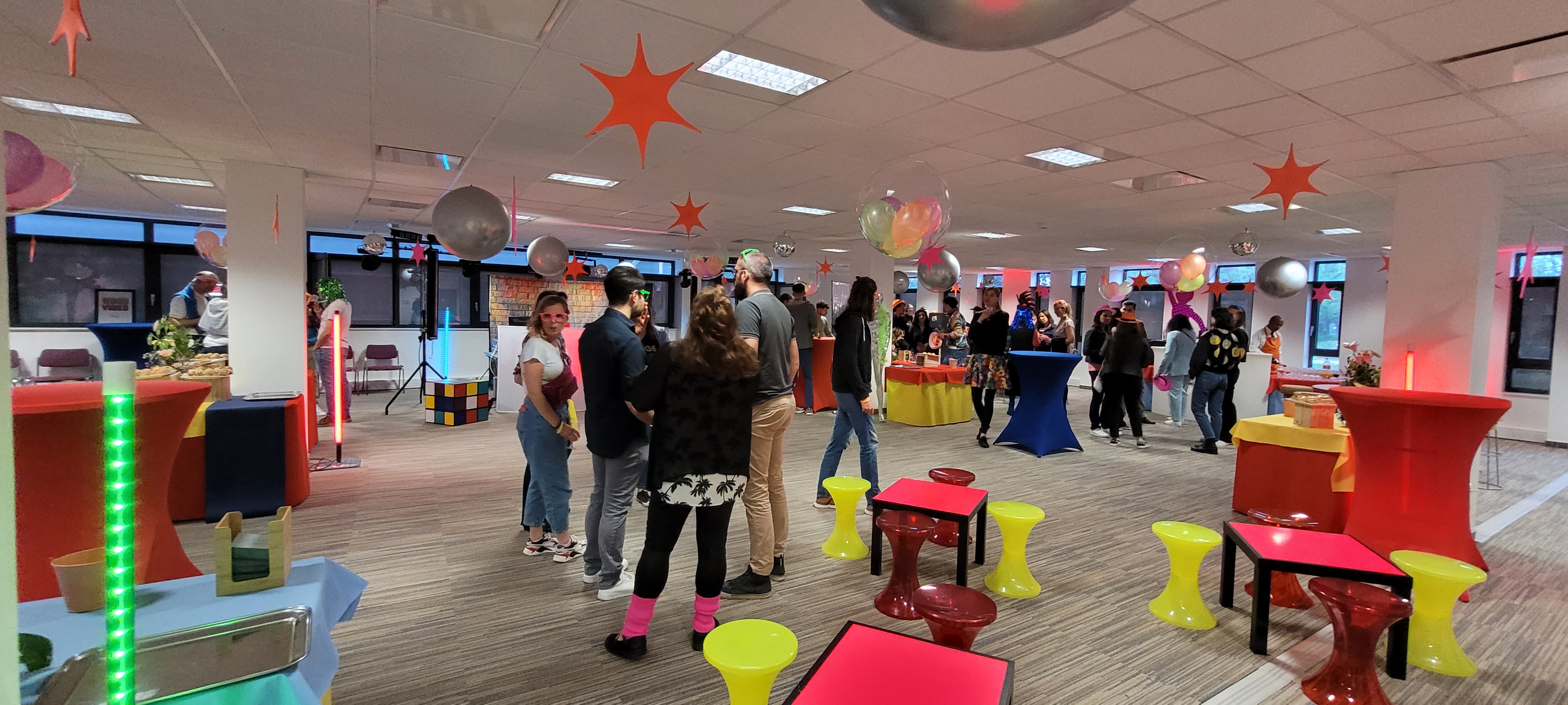 Atelier colorimétrie Liège participantes en salle Cité Miroir lumière naturelle · INNOV'events