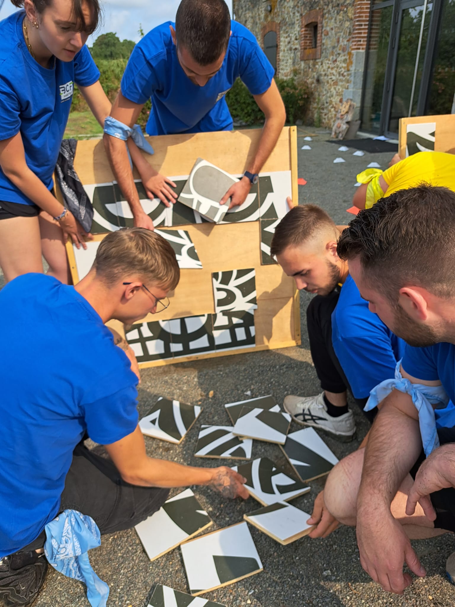 Wereldrecord challenge Brussel outdoor Esplanade Cinquantenaire teams · INNOV'events