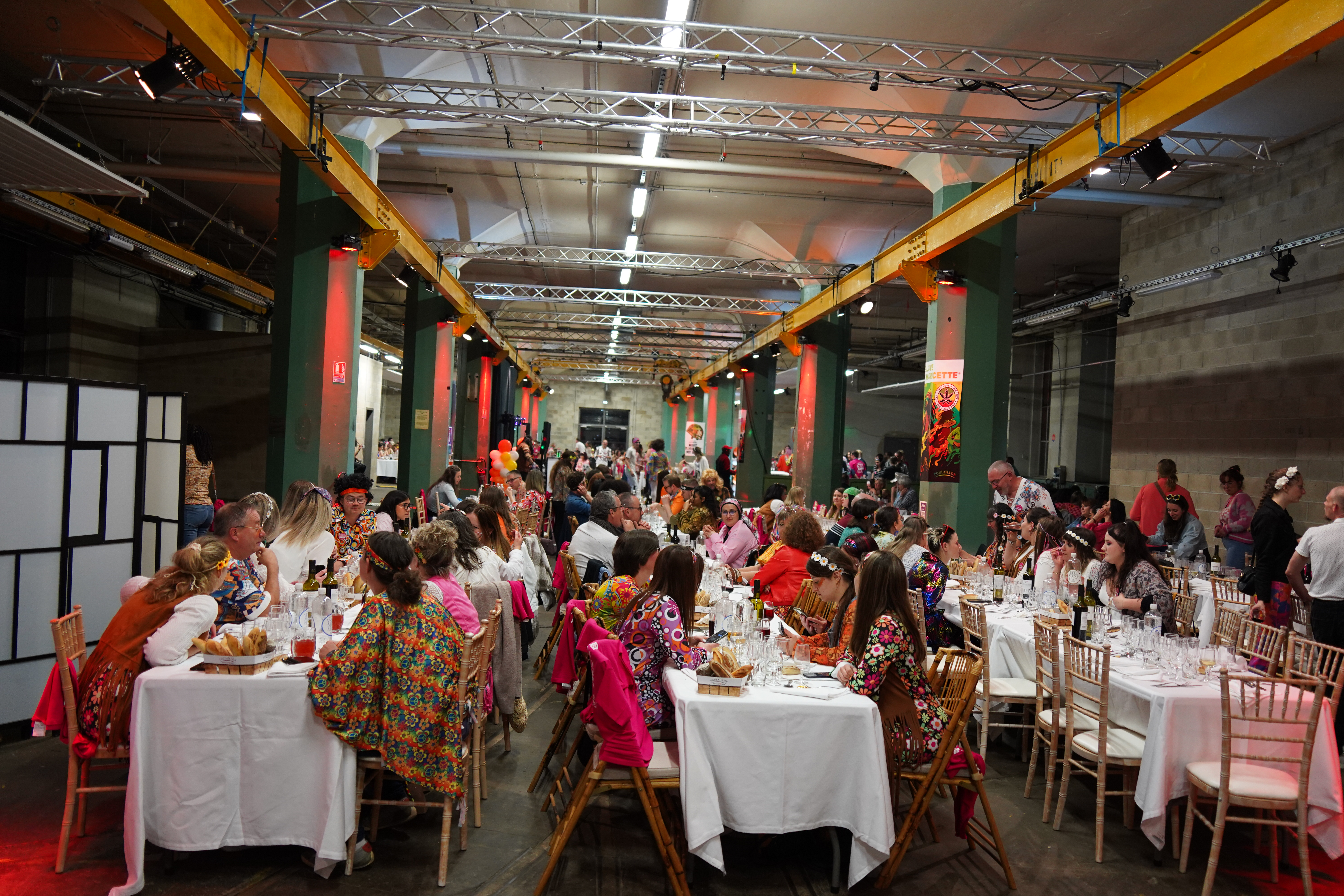 Team dinner Antwerp Zuid district venue candlelit tables · INNOV'events