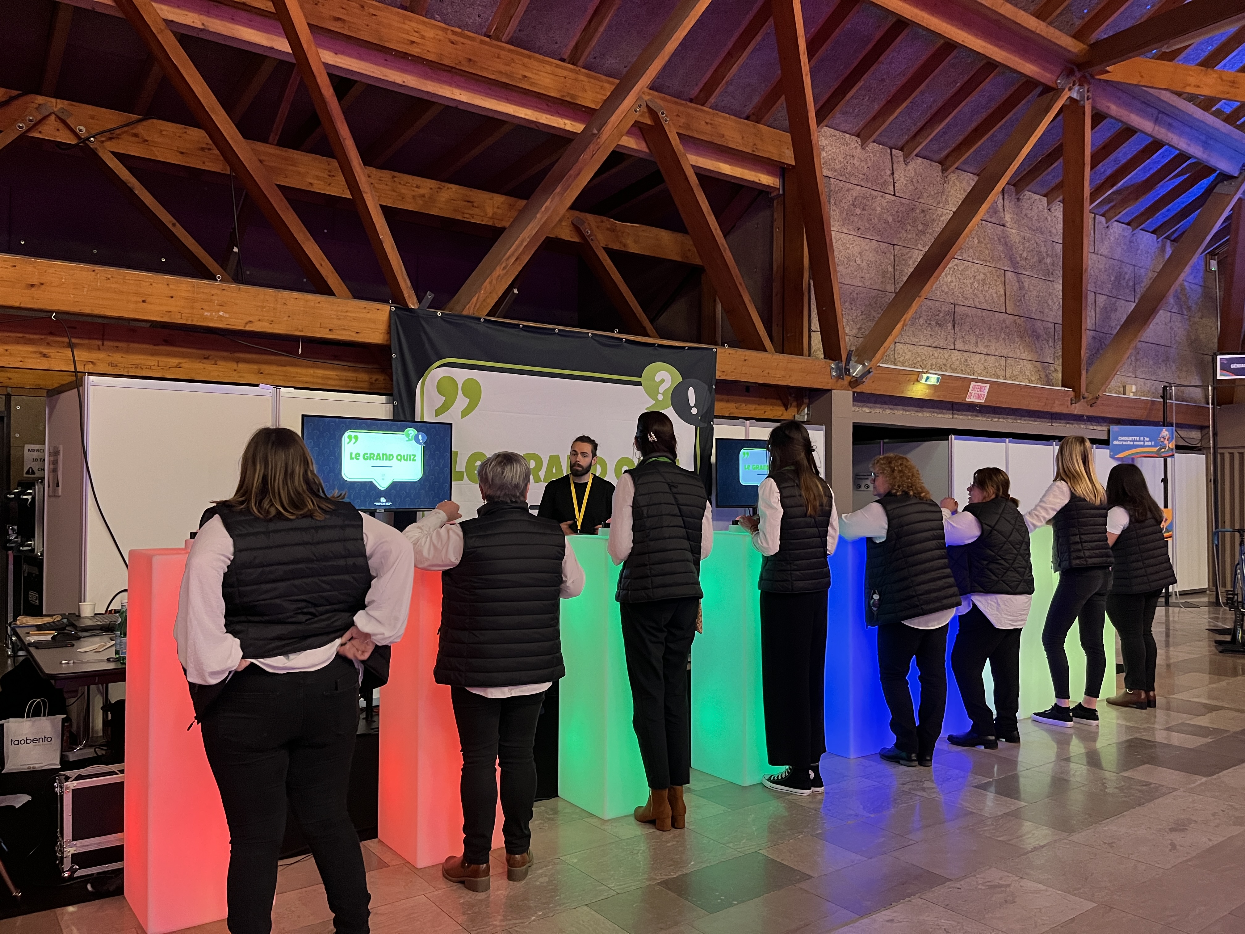 Wedstrijd winactie Brussel deelnemers buiten Parc du Cinquantenaire · INNOV'events