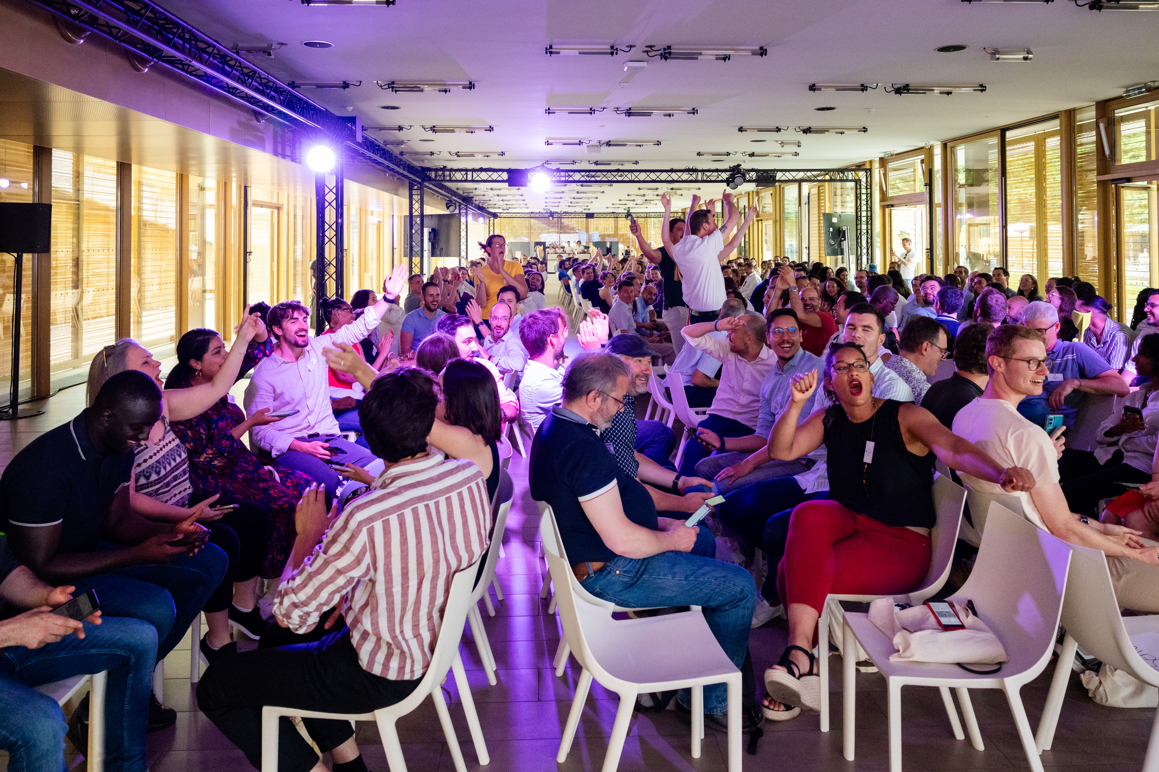 Indoor skydiving simulator entreprise Brussel groep afsluitend netwerkdiner avond · INNOV'events