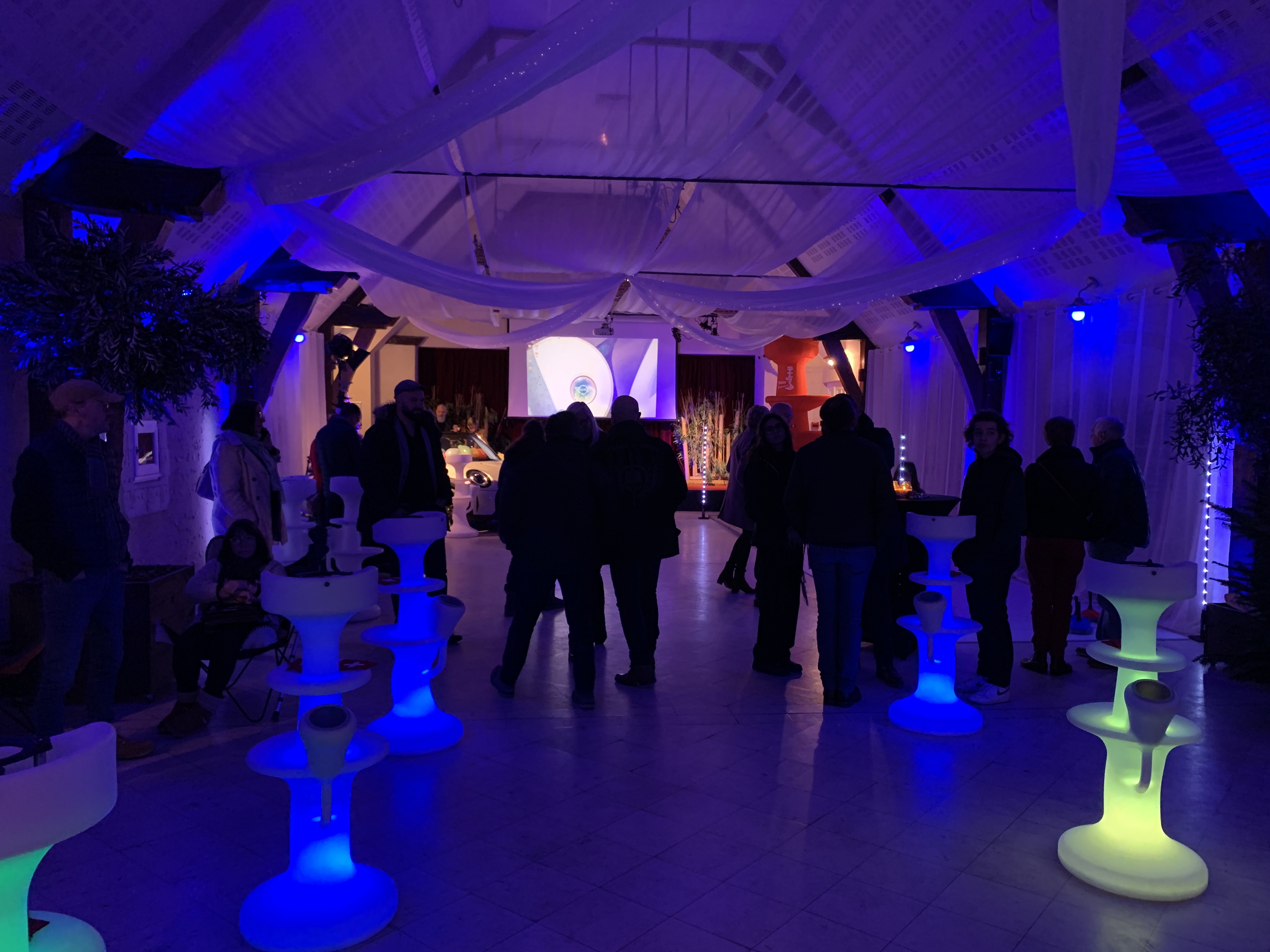Verlichte bartafel LED meubilair verhuur Brussel netwerkevent · INNOV'events