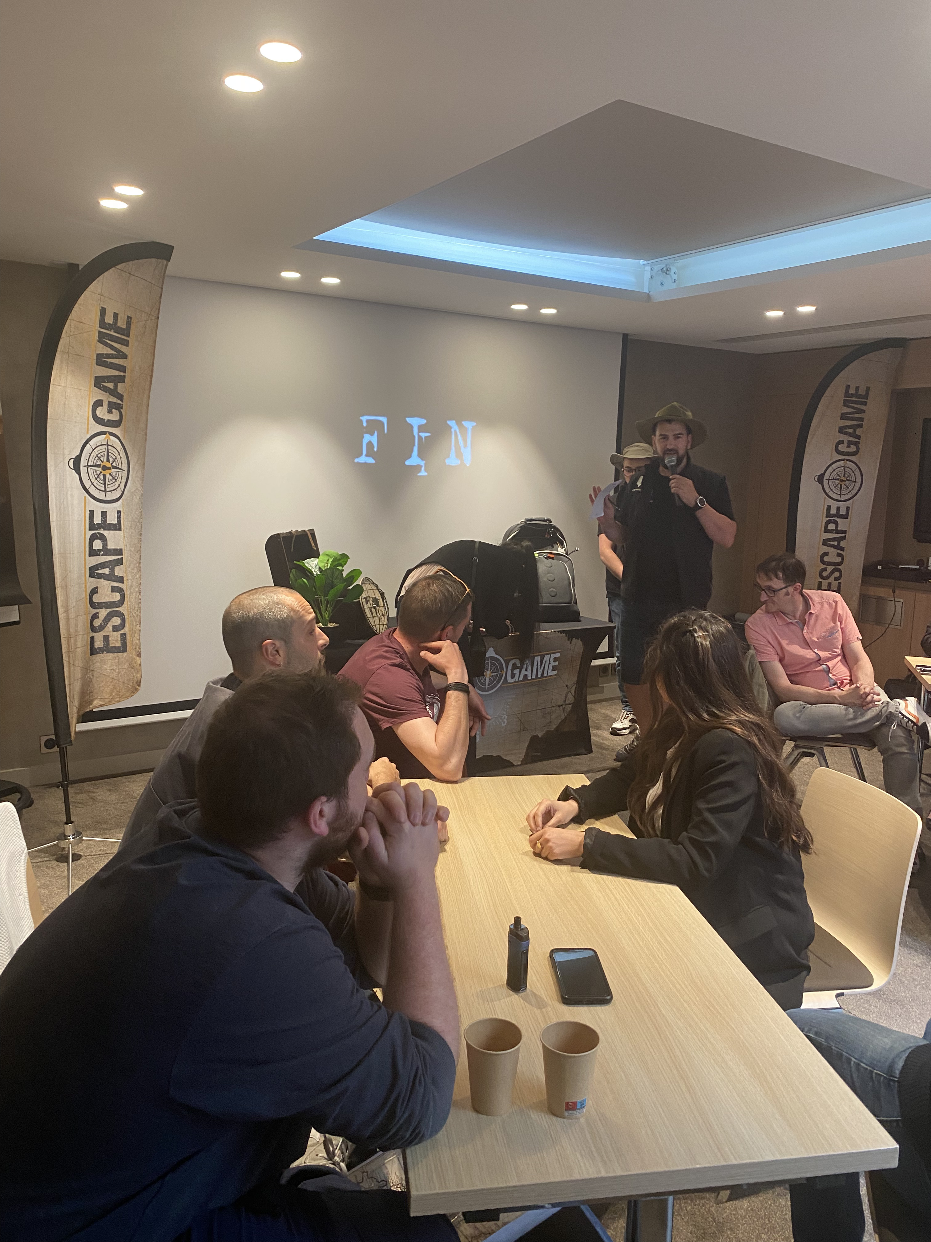 Halve dag crisis onderhandeling workshop Antwerpen rollenspel debriefing · INNOV'events