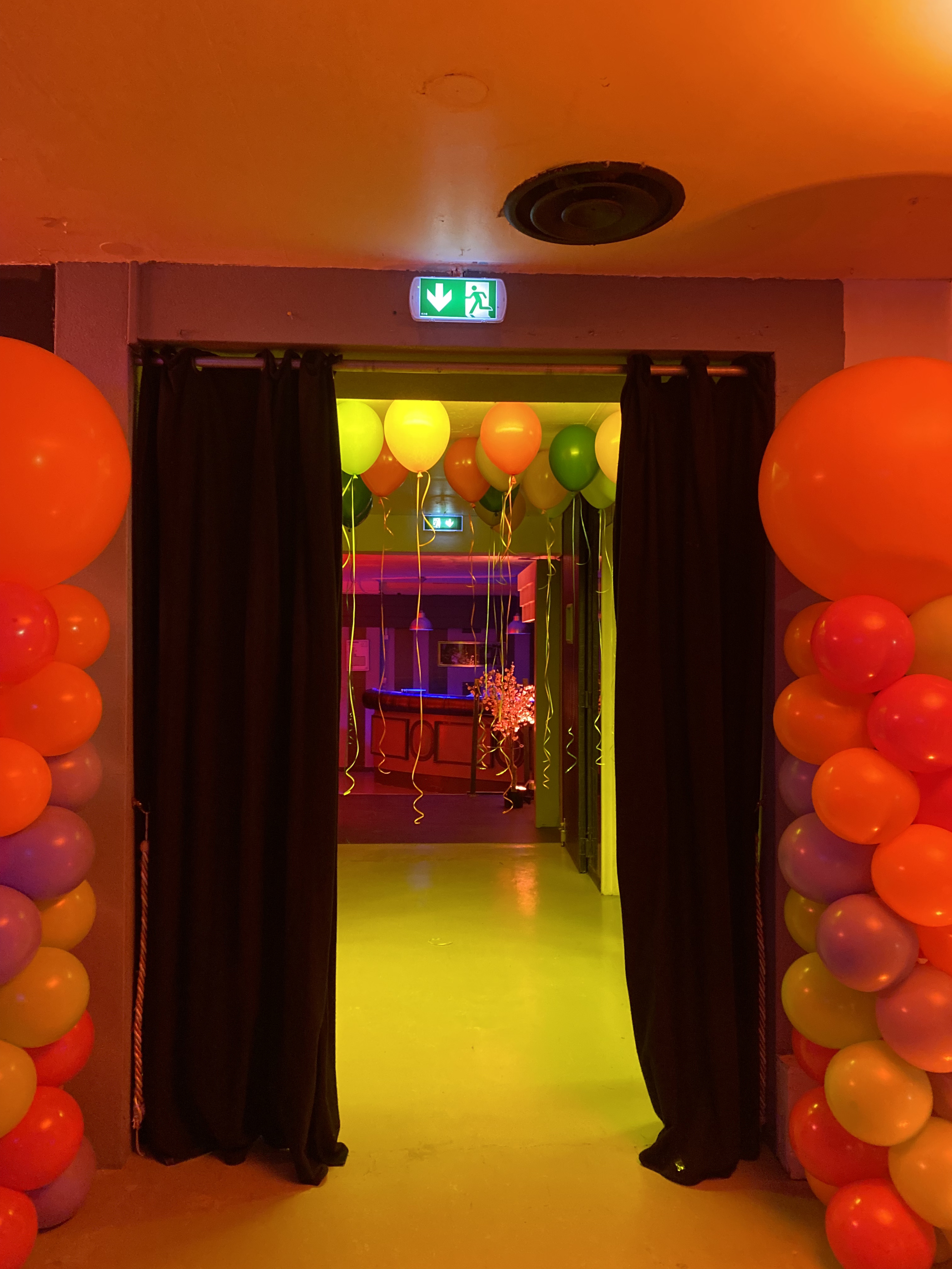 Ballonnenbad groot bedrijfsevenement Luik Palais des Congrès · INNOV'events
