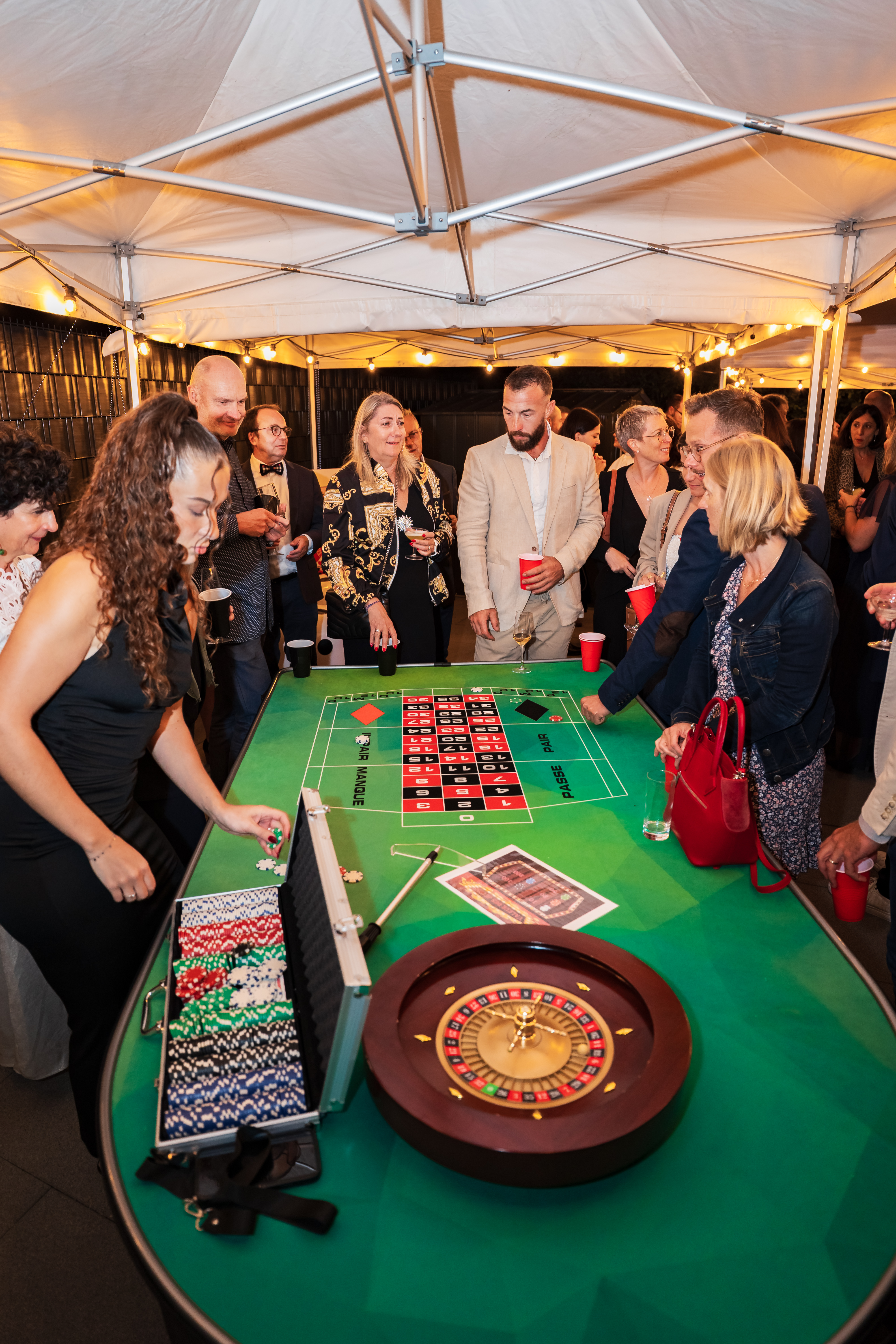 Animation casino des vins Bruxelles dégustation et tables de jeu entreprise · INNOV'events