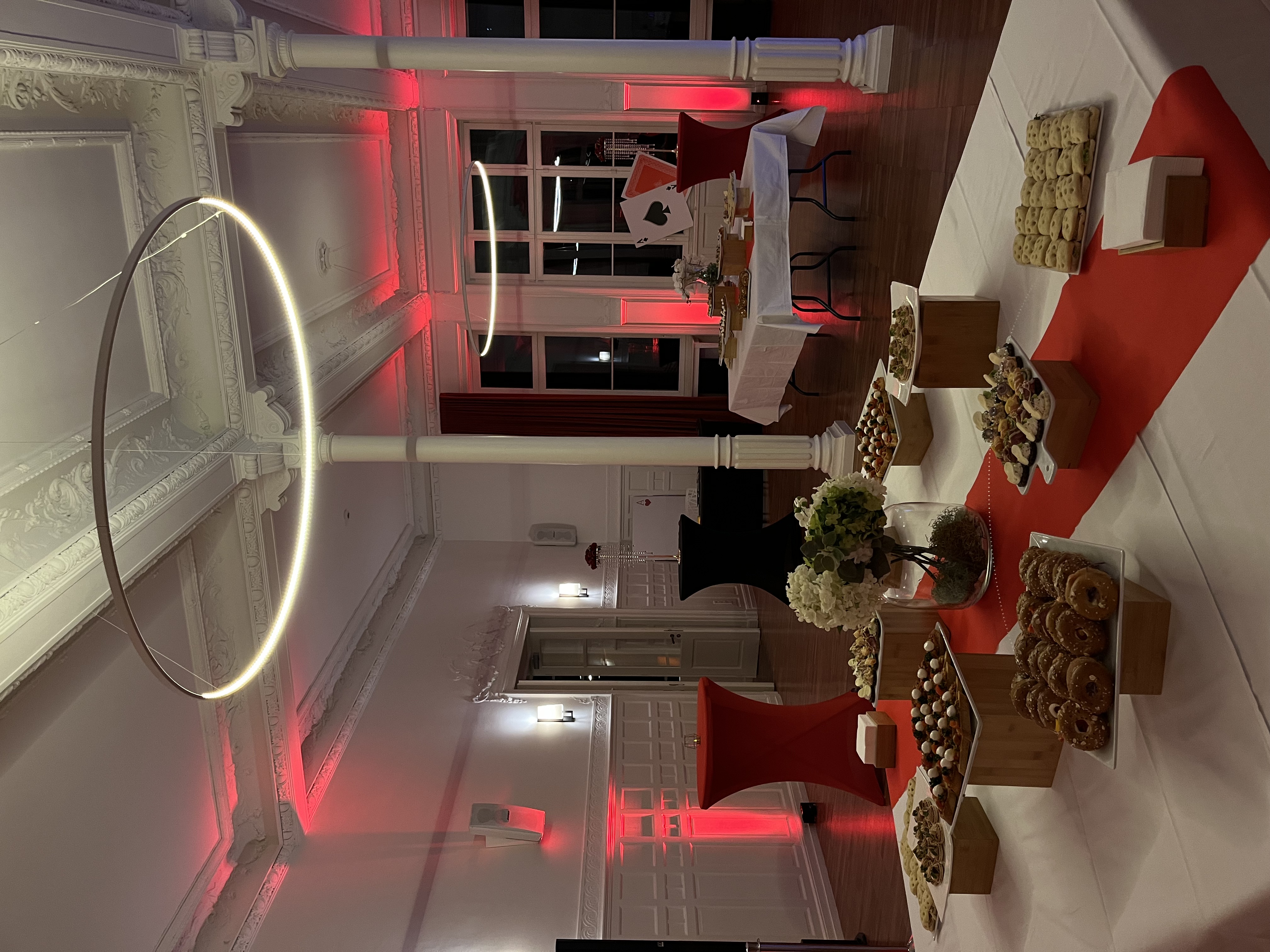 Galadiner bedrijfsavond Antwerpen zittend diner feestzaal · INNOV'events