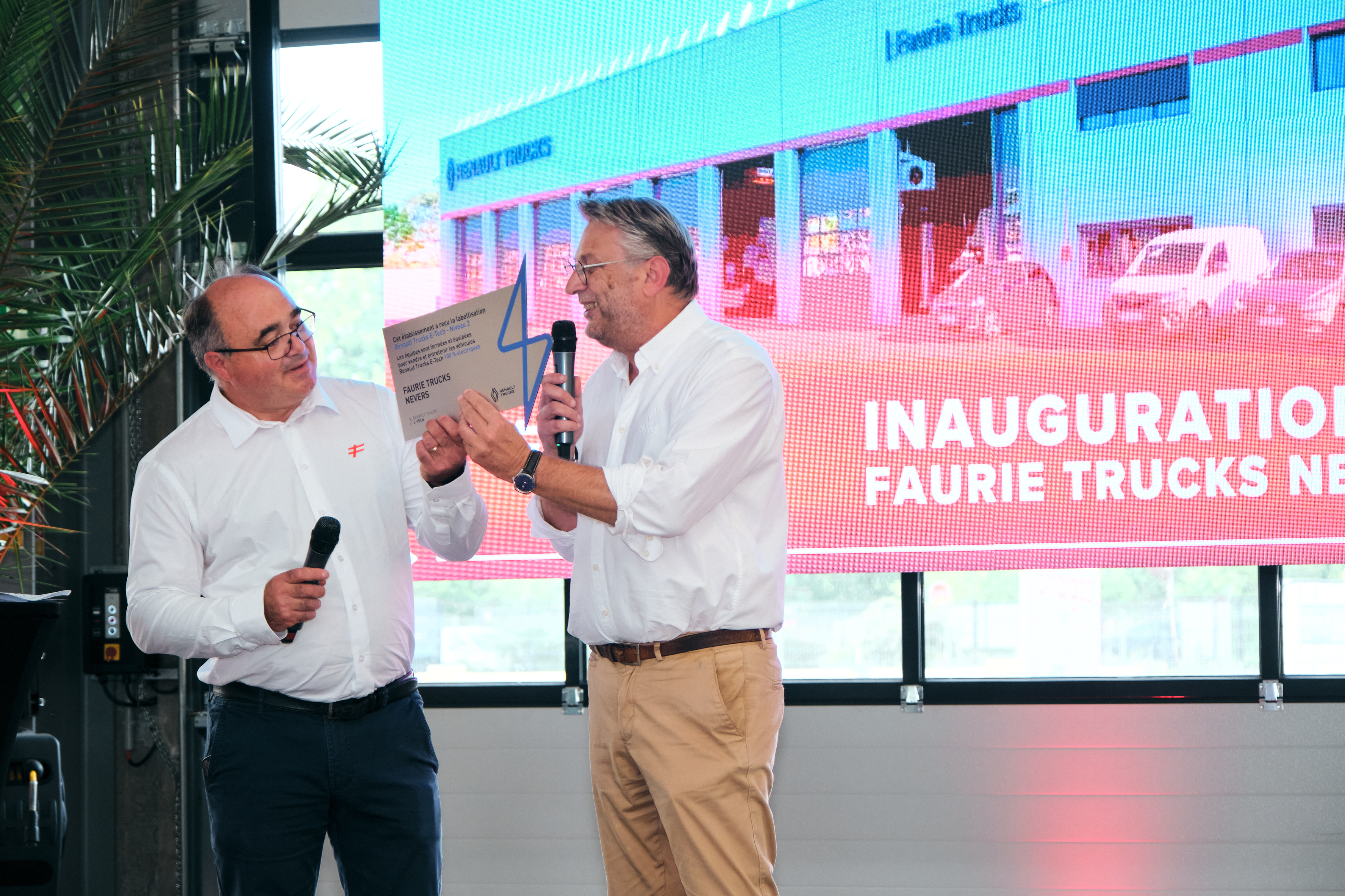 LED brand activation Grand Opening Belgium Brussels outdoor evening crowd · INNOV'events