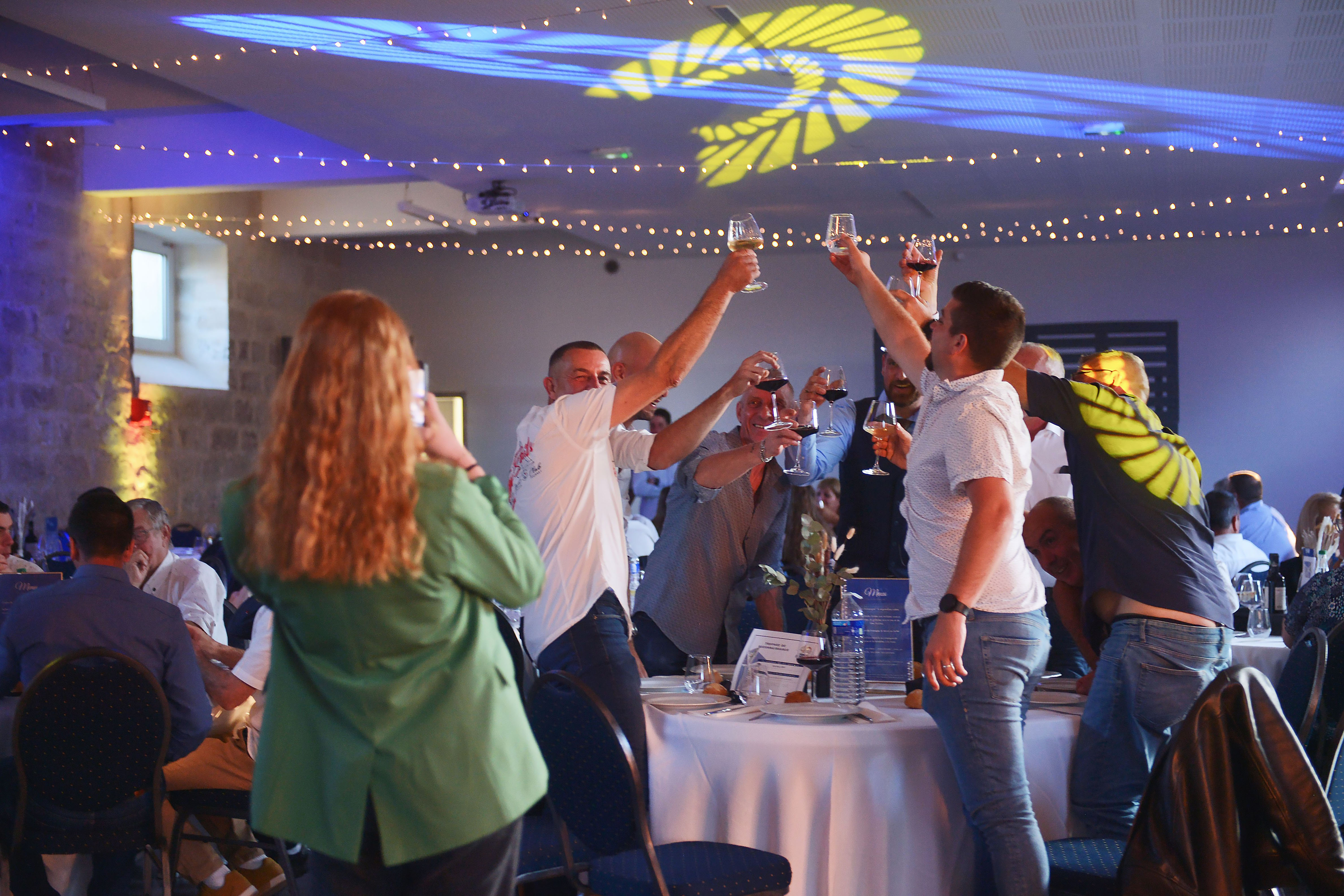 Nieuwjaarsreceptie Antwerpen walking dinner industriële loods havenzone · INNOV'events