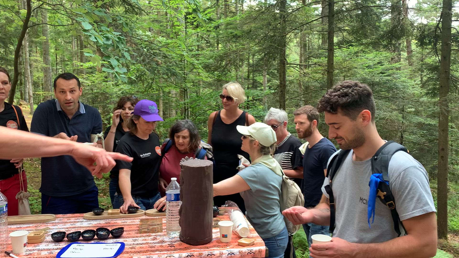 Proeverij Luik · kelderruimte met gewelven en kaarsen voor een groep van 30 · INNOV'events