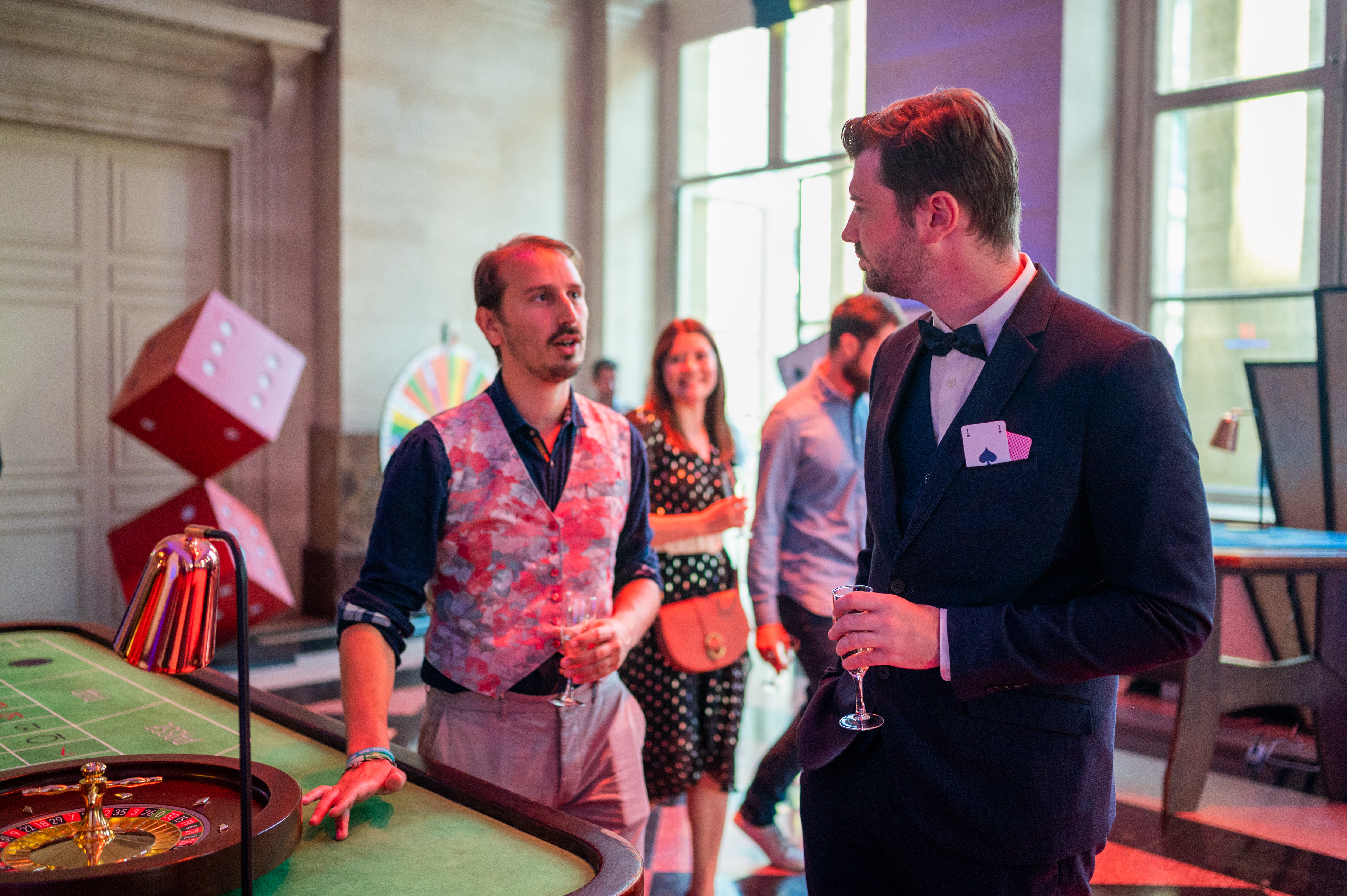 Animation œnologie équipes Anvers tables rondes bâtiment industriel reconverti · INNOV'events