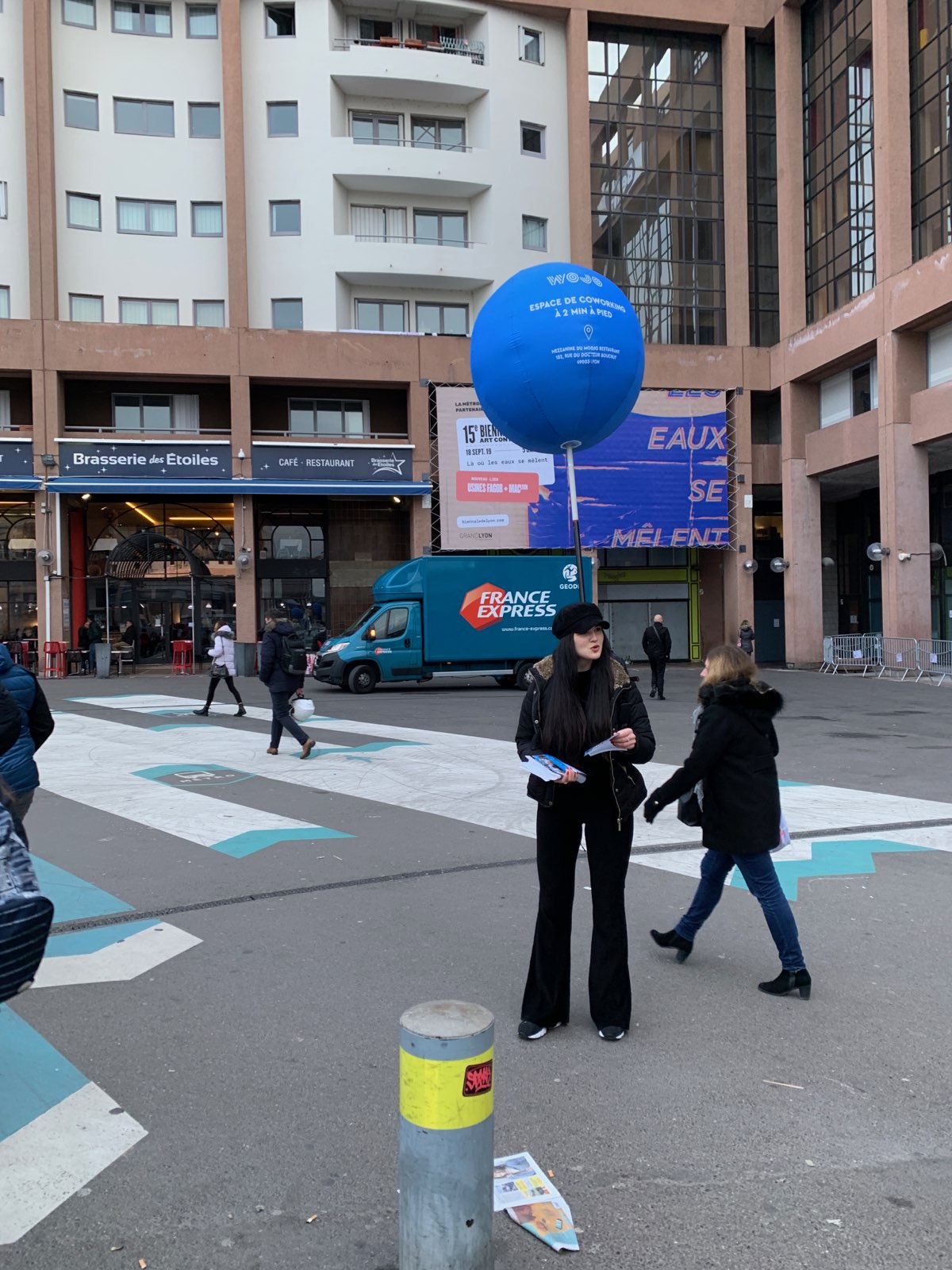 Animation flocage lumineux street marketing Liège nuit · INNOV'events