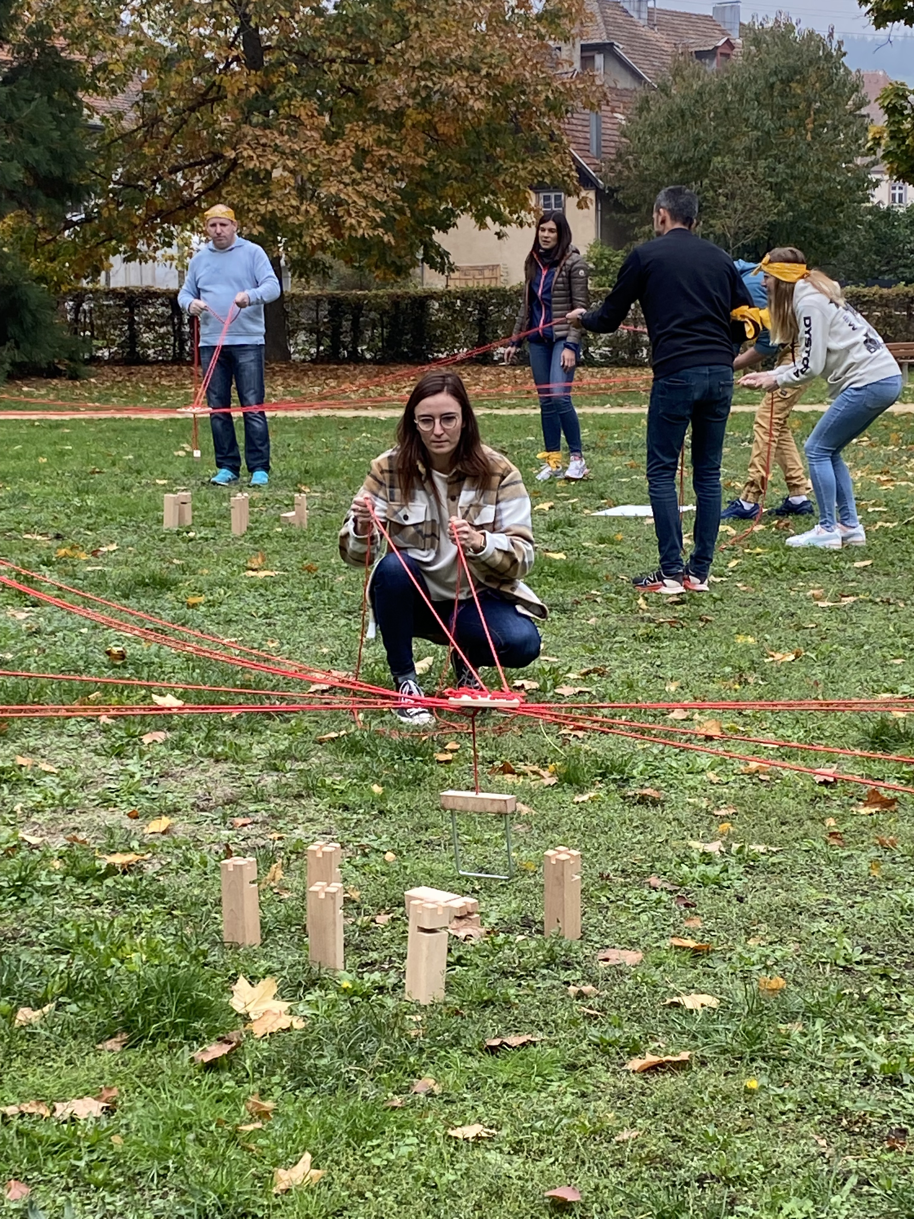 Teamchallenge Brussel groepsactiviteit Atomium-domein deelnemers actie · INNOV'events